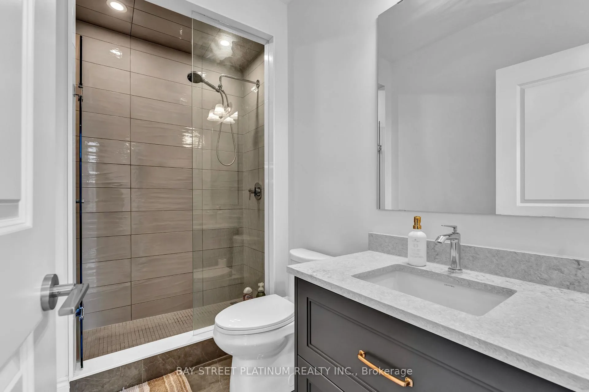 Photo 48 of 18 Woodgate Pines Drive, Vaughan, Kleinburg — HOMEH