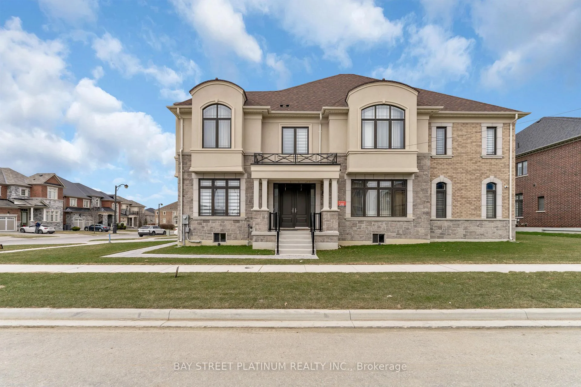 Photo 50 of 18 Woodgate Pines Drive, Vaughan, Kleinburg — HOMEH