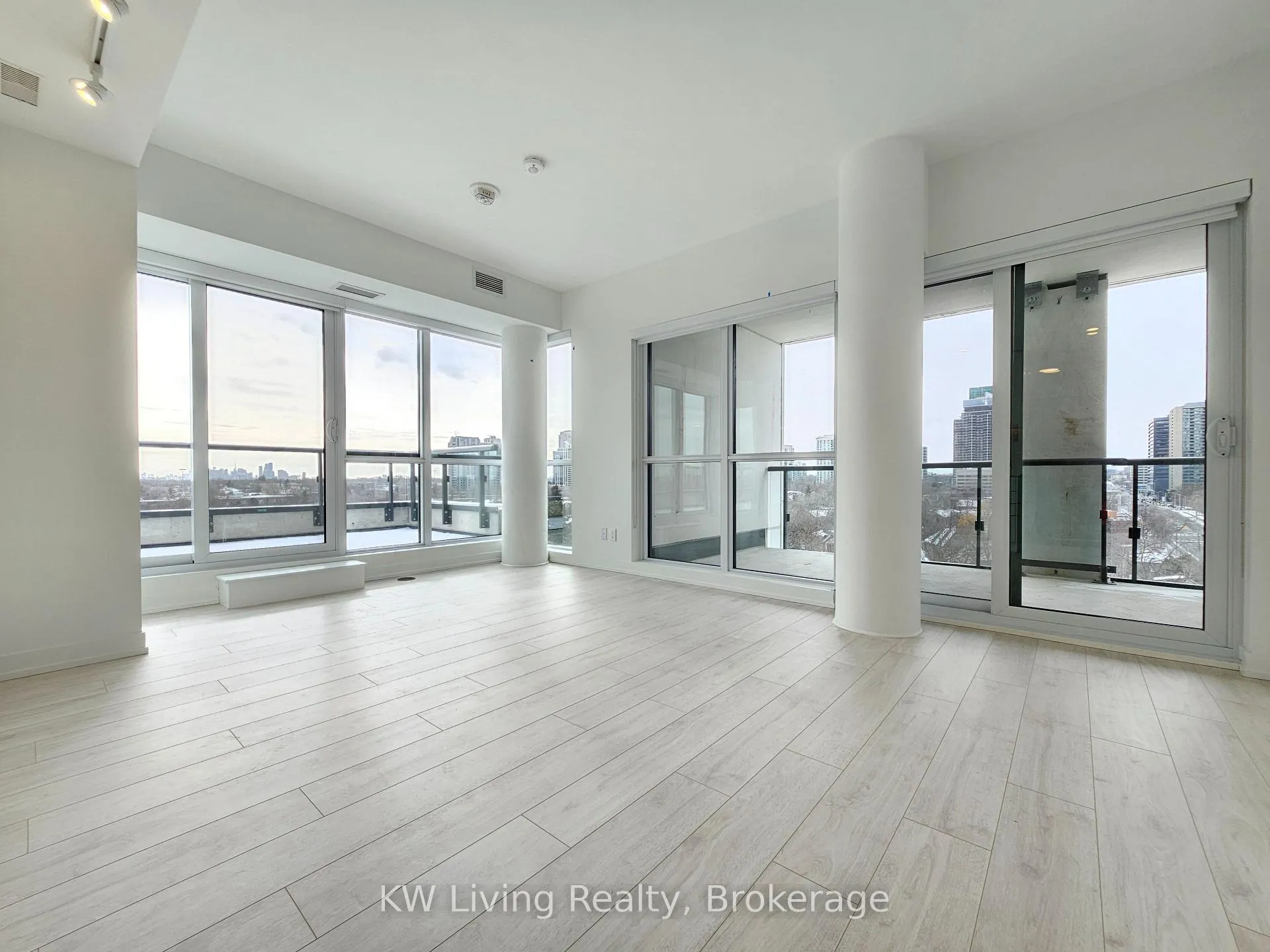 Photo 5 of Unit 710, 181 Sheppard Avenue E, North York, Willowdale East — HOMEH