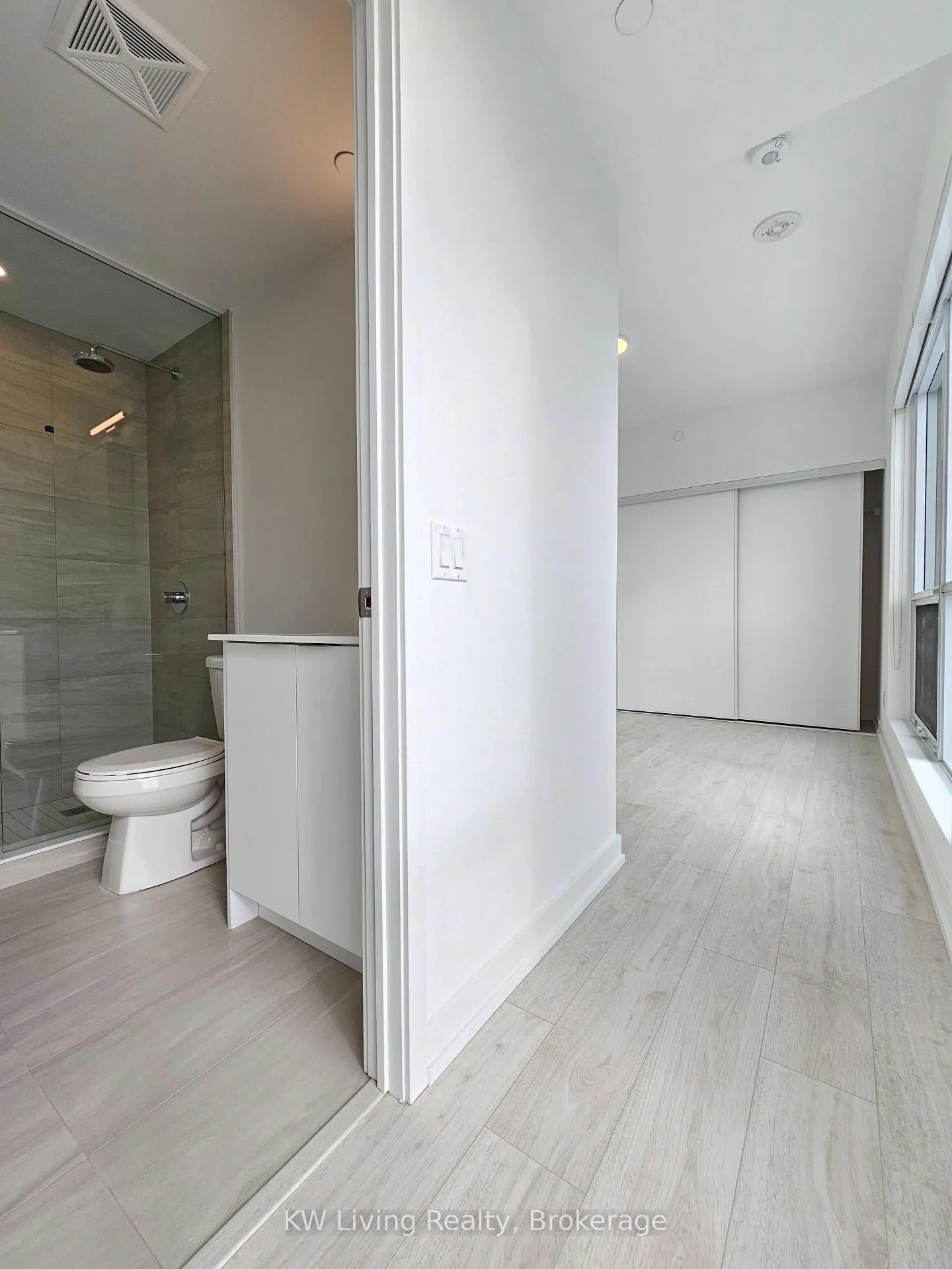 Photo 9 of Unit 710, 181 Sheppard Avenue E, North York, Willowdale East — HOMEH