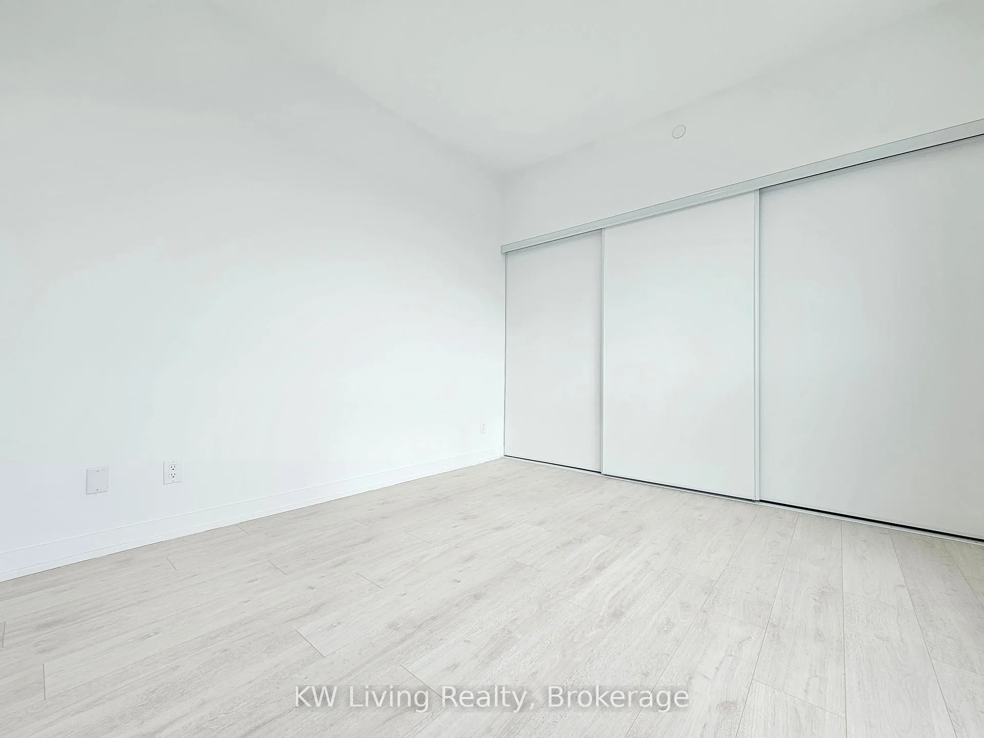 Photo 11 of Unit 710, 181 Sheppard Avenue E, North York, Willowdale East — HOMEH