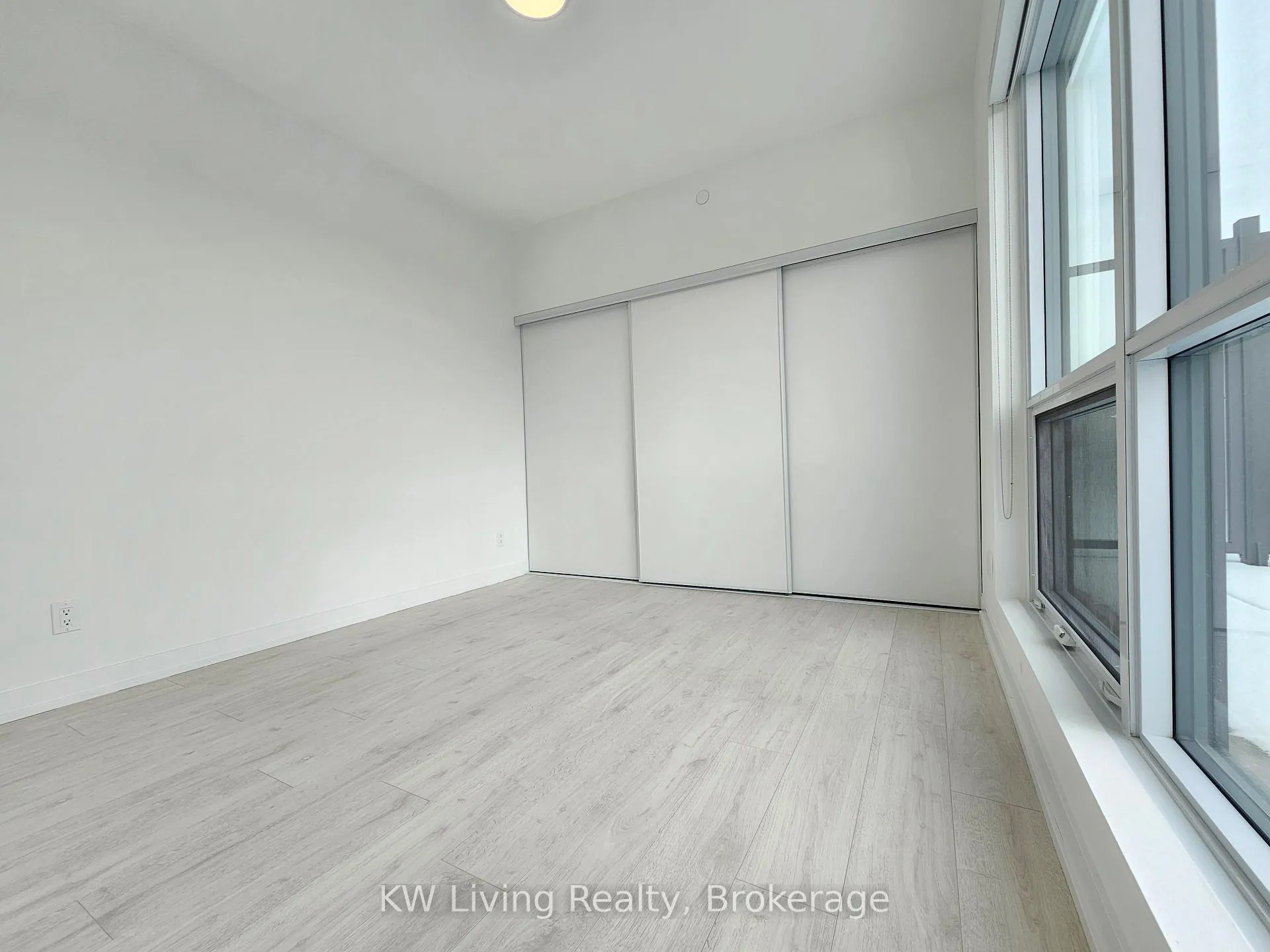 Photo 12 of Unit 710, 181 Sheppard Avenue E, North York, Willowdale East — HOMEH