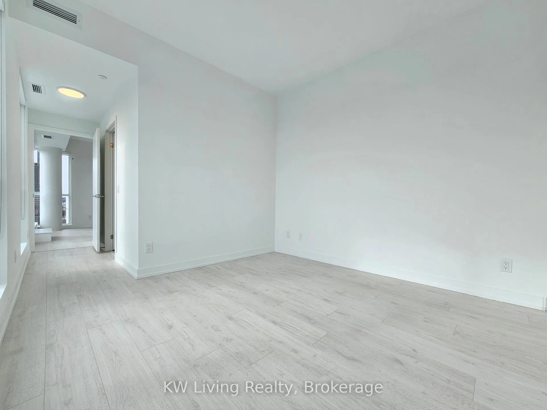 Photo 14 of Unit 710, 181 Sheppard Avenue E, North York, Willowdale East — HOMEH
