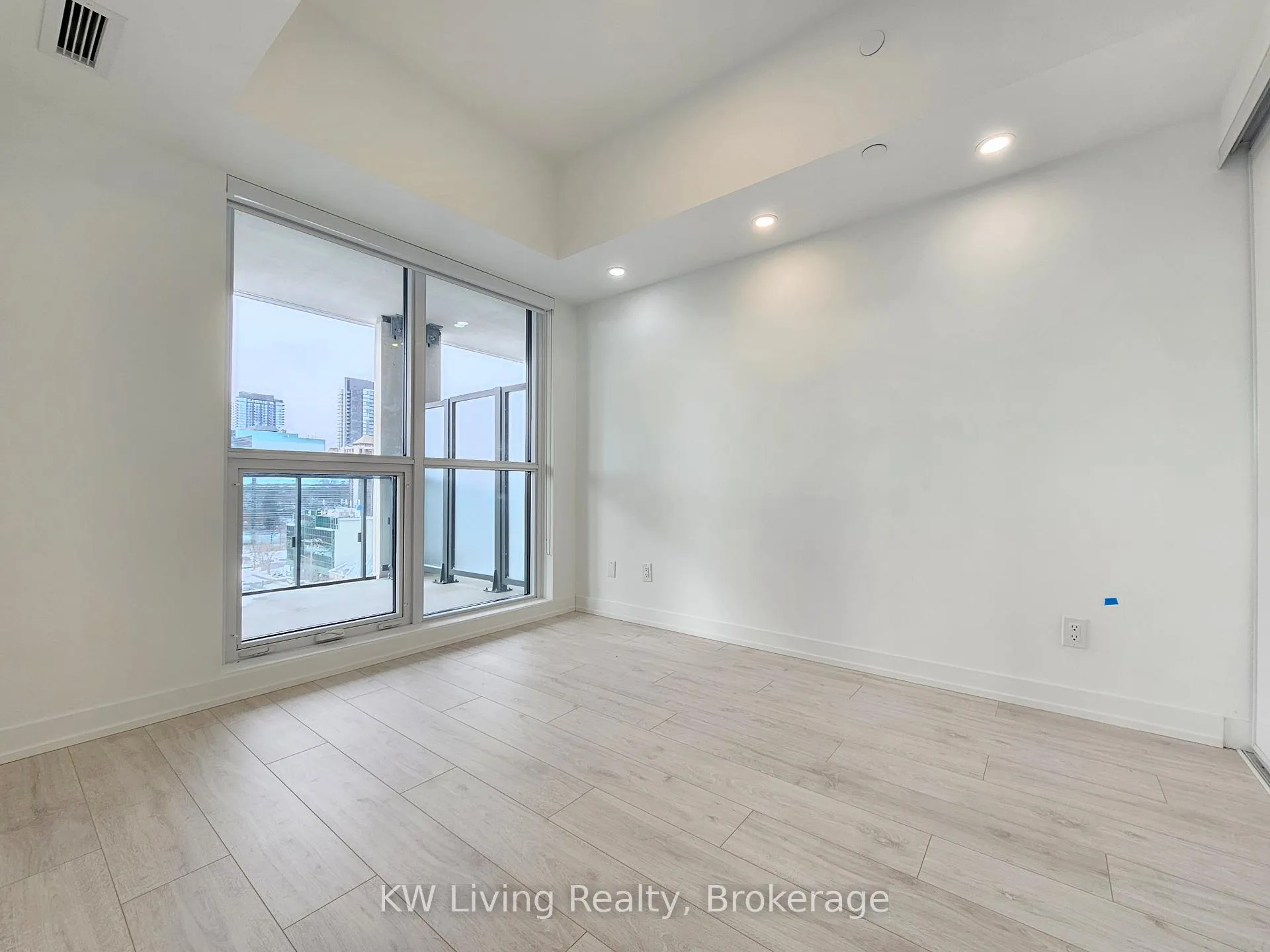 Photo 18 of Unit 710, 181 Sheppard Avenue E, North York, Willowdale East — HOMEH
