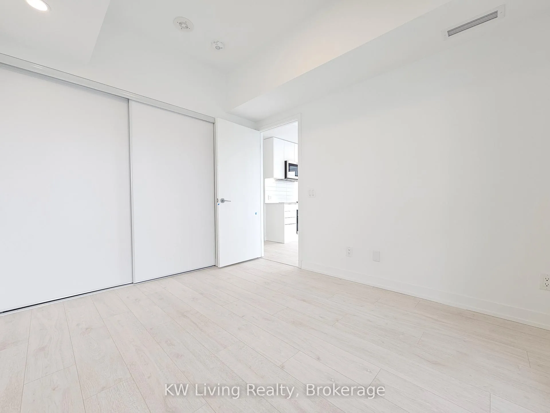 Photo 19 of Unit 710, 181 Sheppard Avenue E, North York, Willowdale East — HOMEH