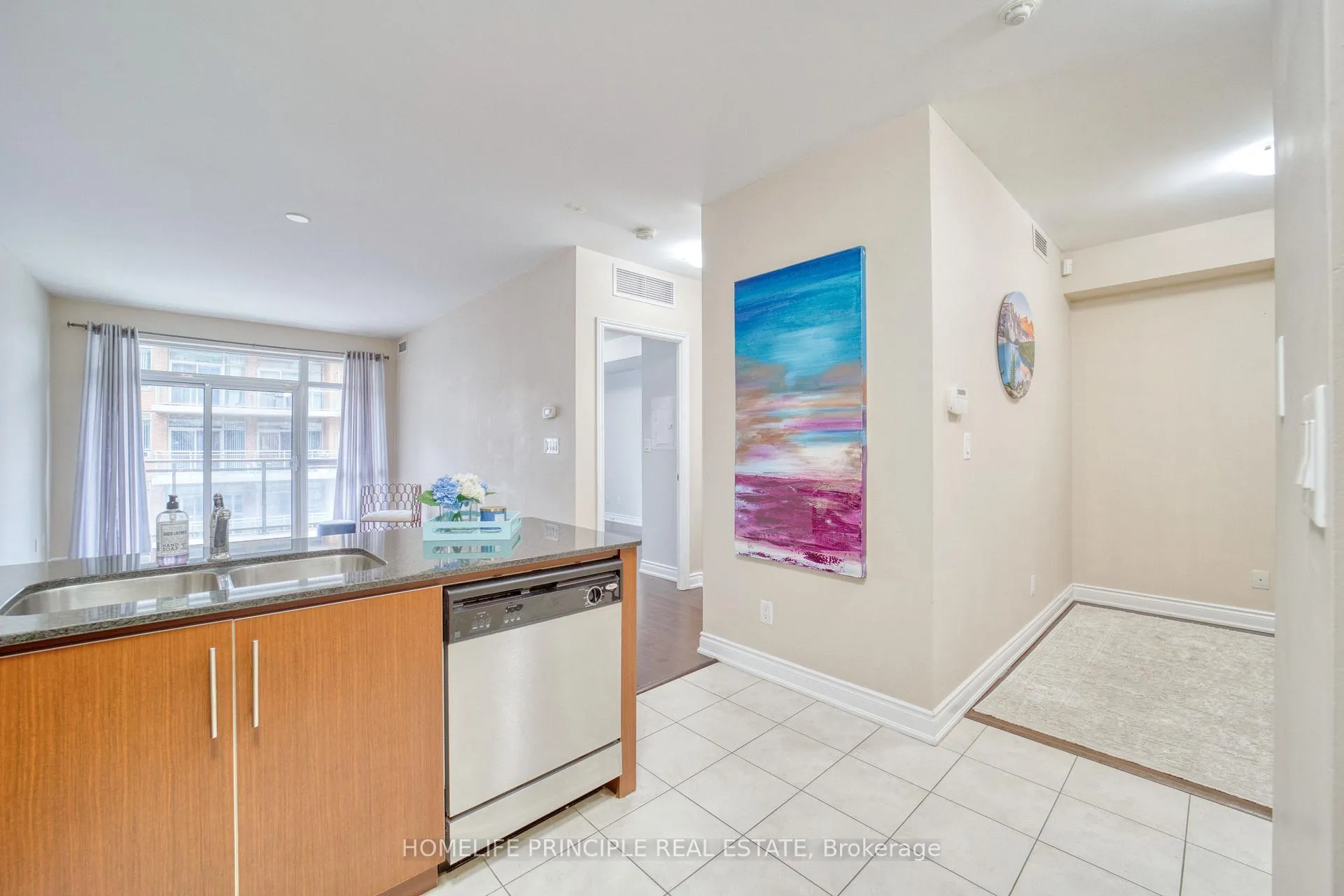 Photo 10 of Unit 406, 281 Woodbridge Avenue E, Vaughan, West Woodbridge — HOMEH