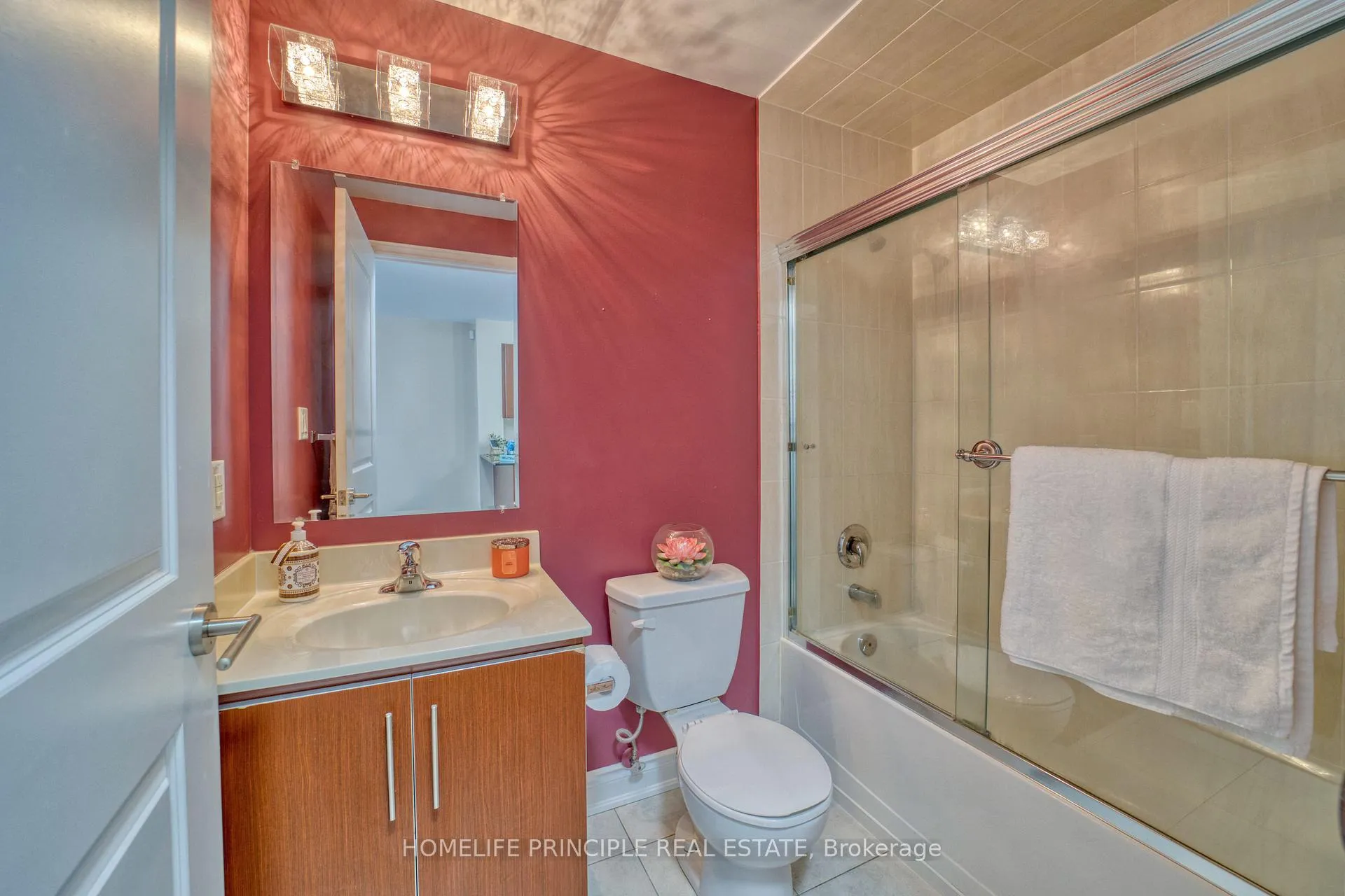 Photo 18 of Unit 406, 281 Woodbridge Avenue E, Vaughan, West Woodbridge — HOMEH