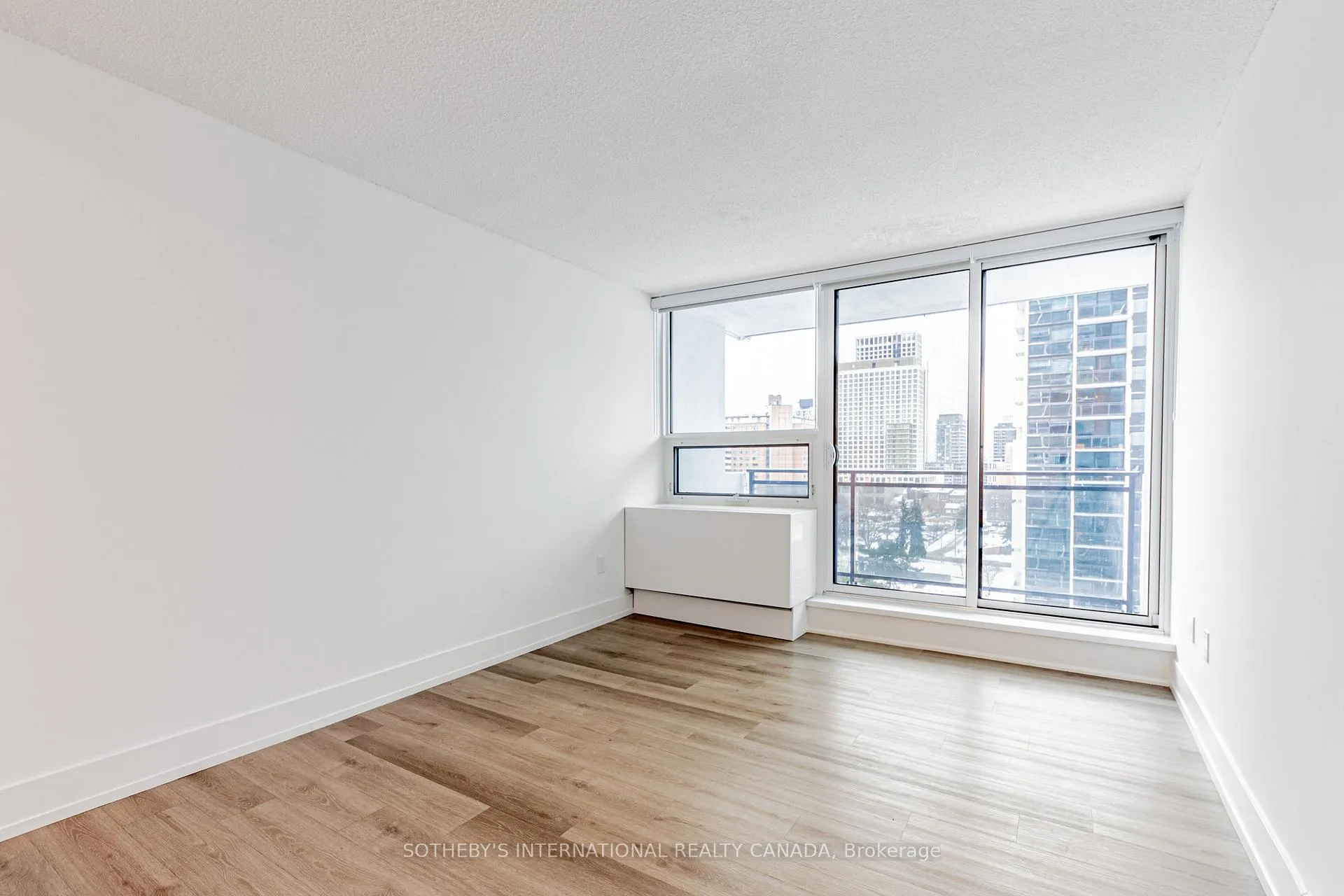 Photo 4 of Unit 905, 191 Sherbourne Street, Toronto, Moss Park — HOMEH