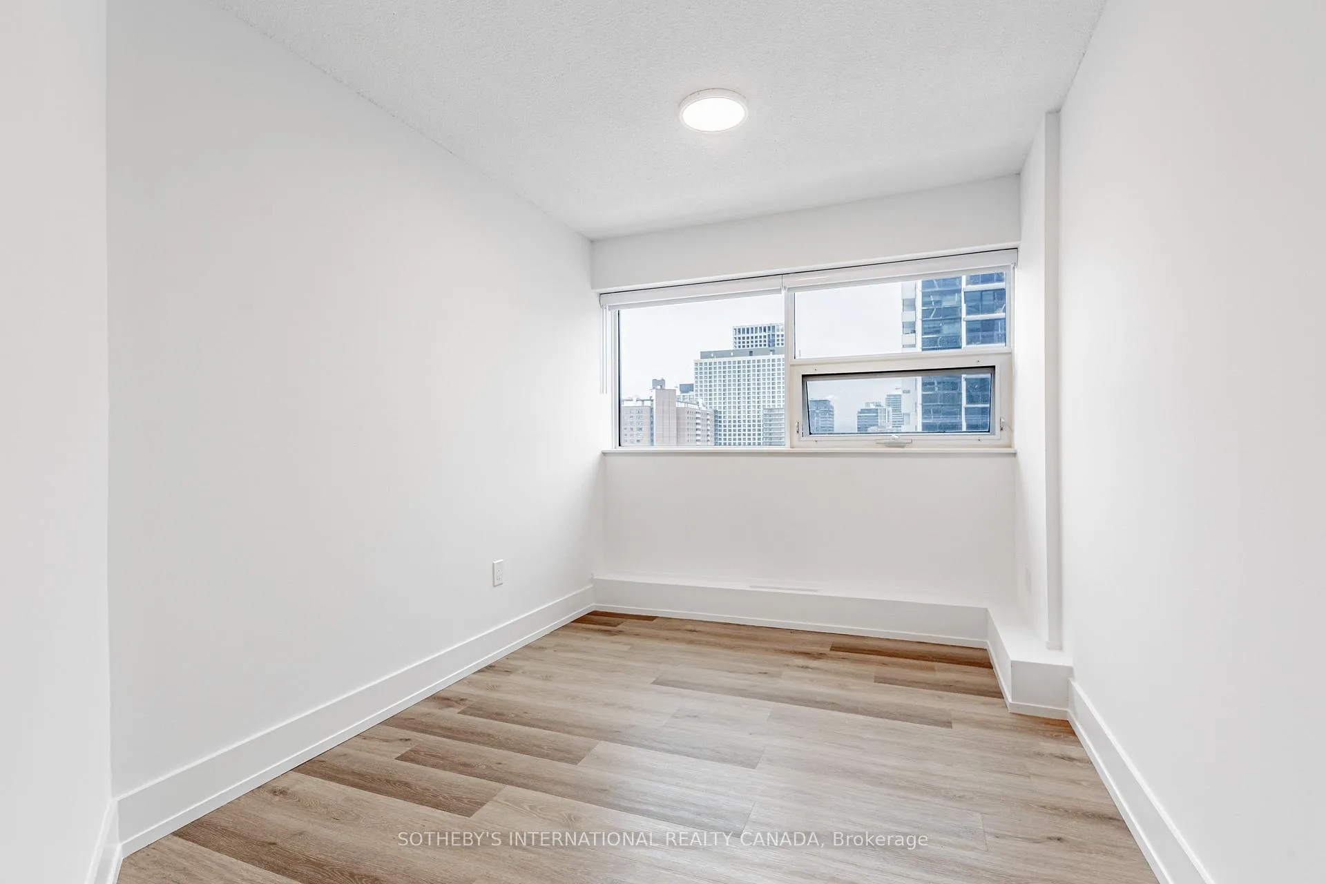 Photo 8 of Unit 905, 191 Sherbourne Street, Toronto, Moss Park — HOMEH