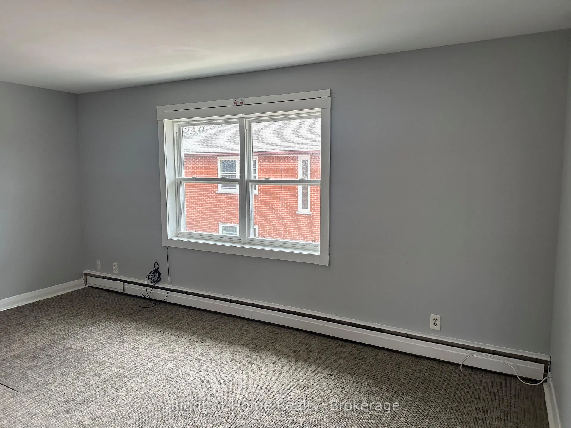 Photo 4 of Unit Apt. 4, 119 Rossland Road E, Oshawa, O'Neill — HOMEH