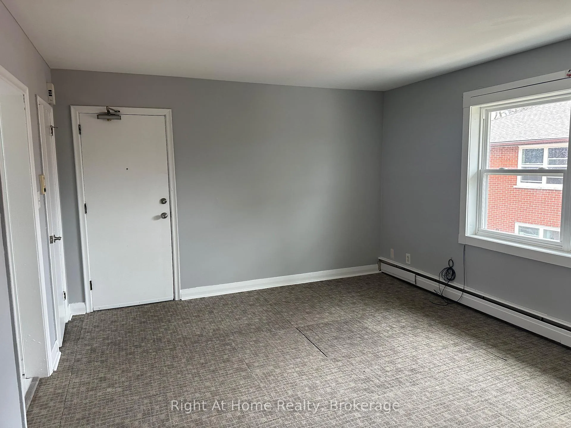 Photo 5 of Unit Apt. 4, 119 Rossland Road E, Oshawa, O'Neill — HOMEH