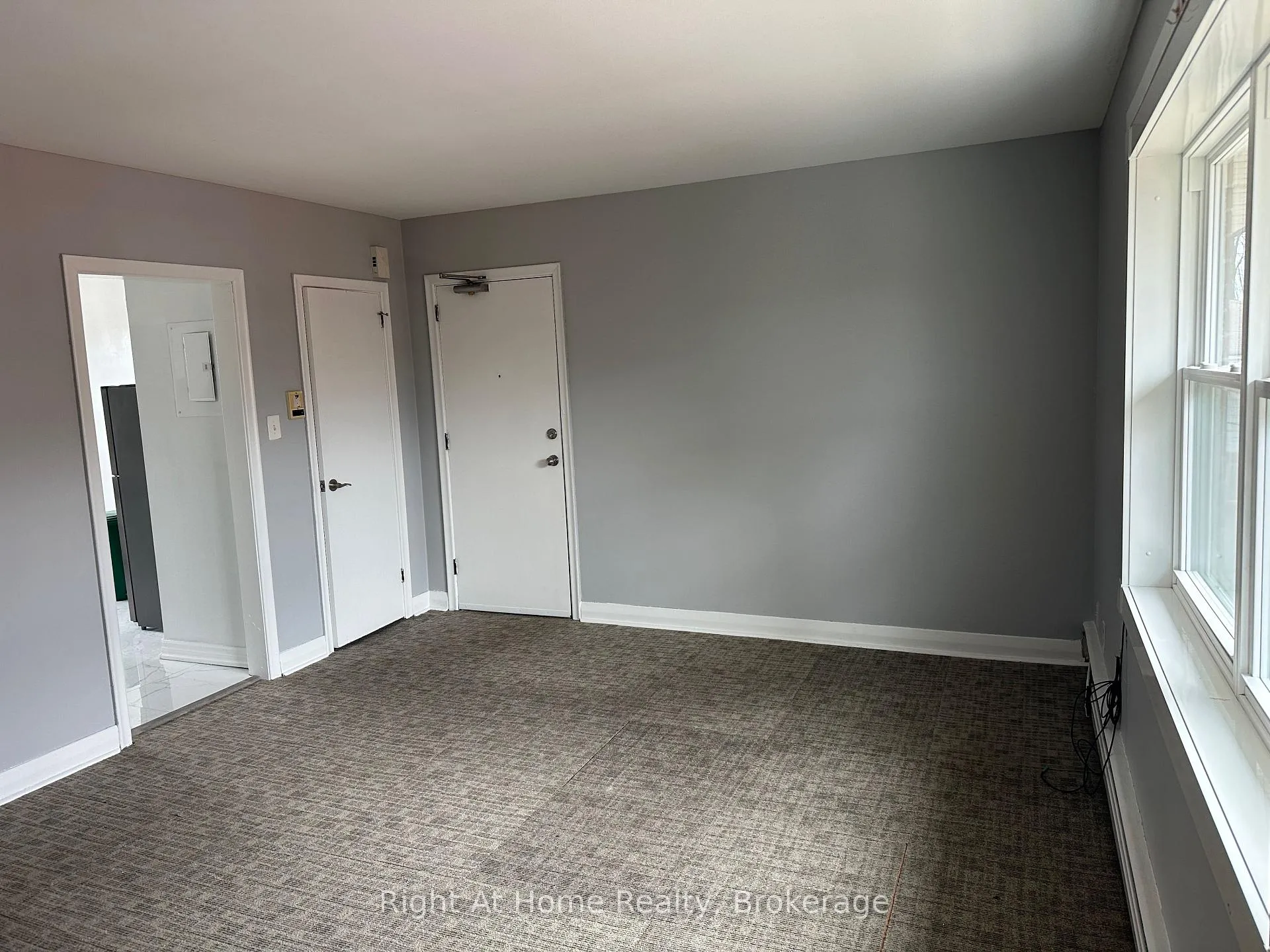 Photo 6 of Unit Apt. 4, 119 Rossland Road E, Oshawa, O'Neill — HOMEH