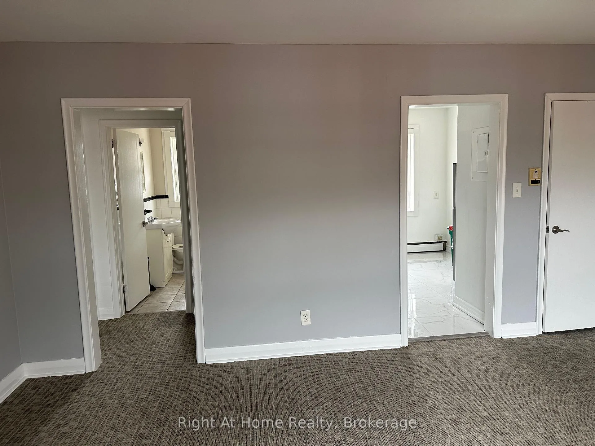 Photo 7 of Unit Apt. 4, 119 Rossland Road E, Oshawa, O'Neill — HOMEH