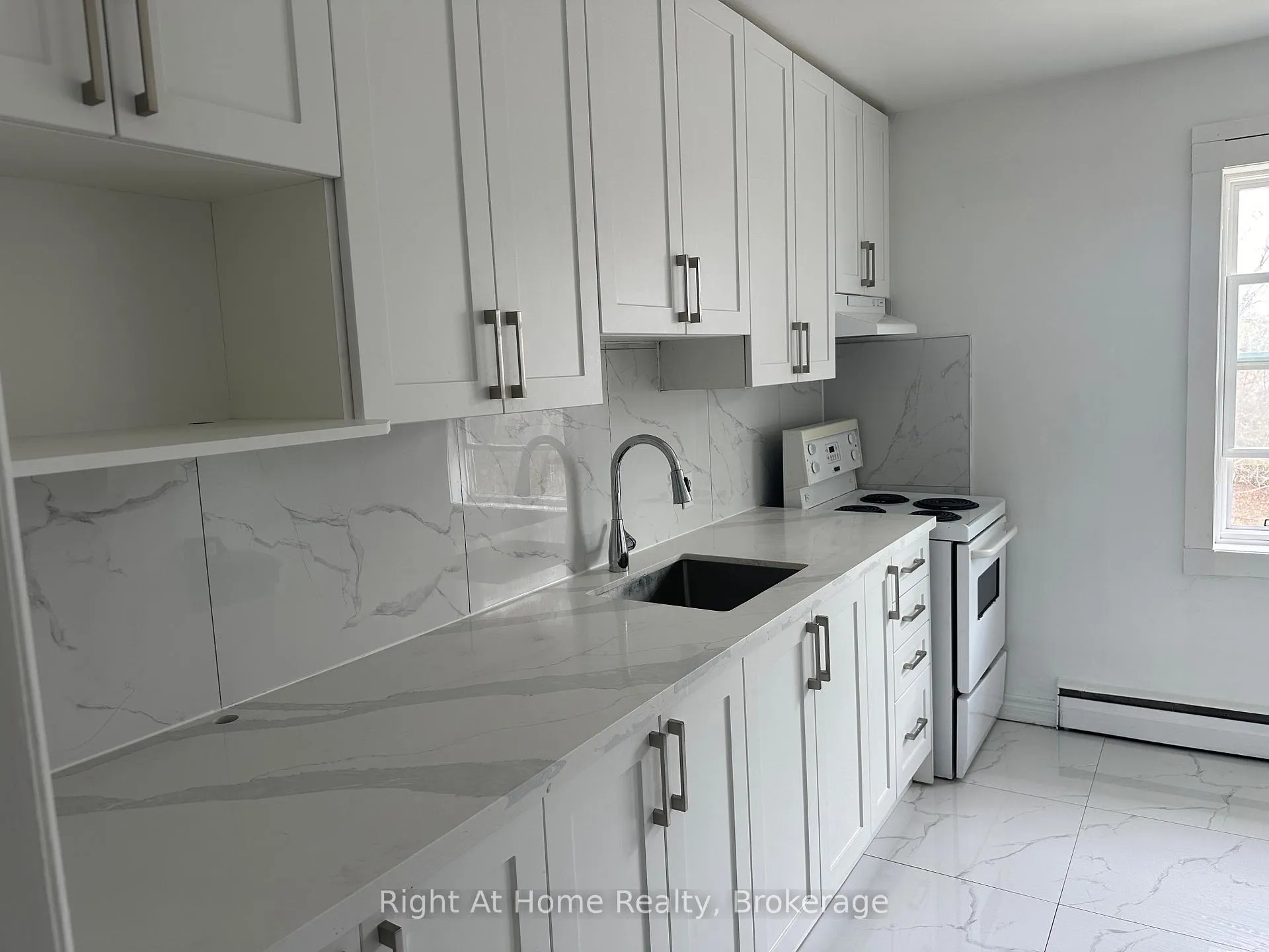 Photo 9 of Unit Apt. 4, 119 Rossland Road E, Oshawa, O'Neill — HOMEH