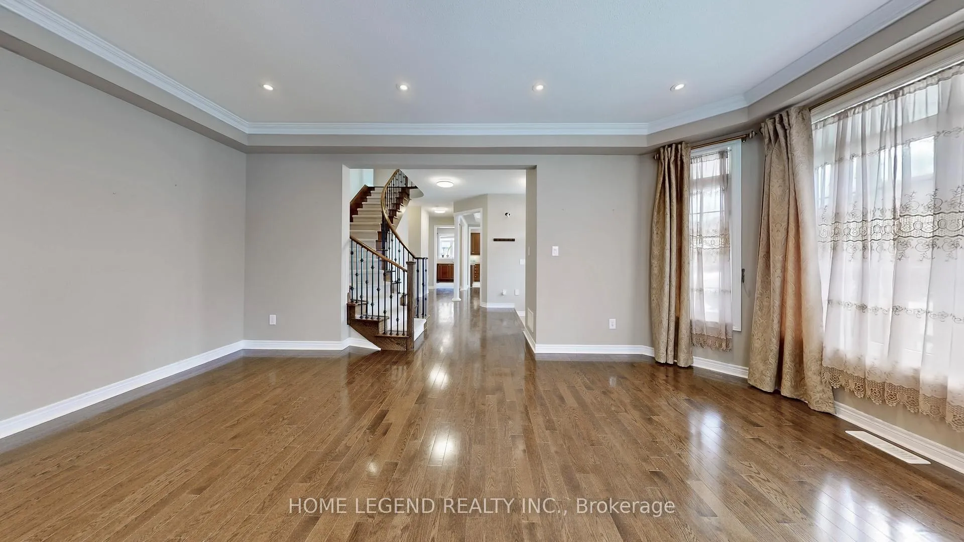Photo 4 of 1 Siena Drive, Vaughan, Vellore Village — HOMEH