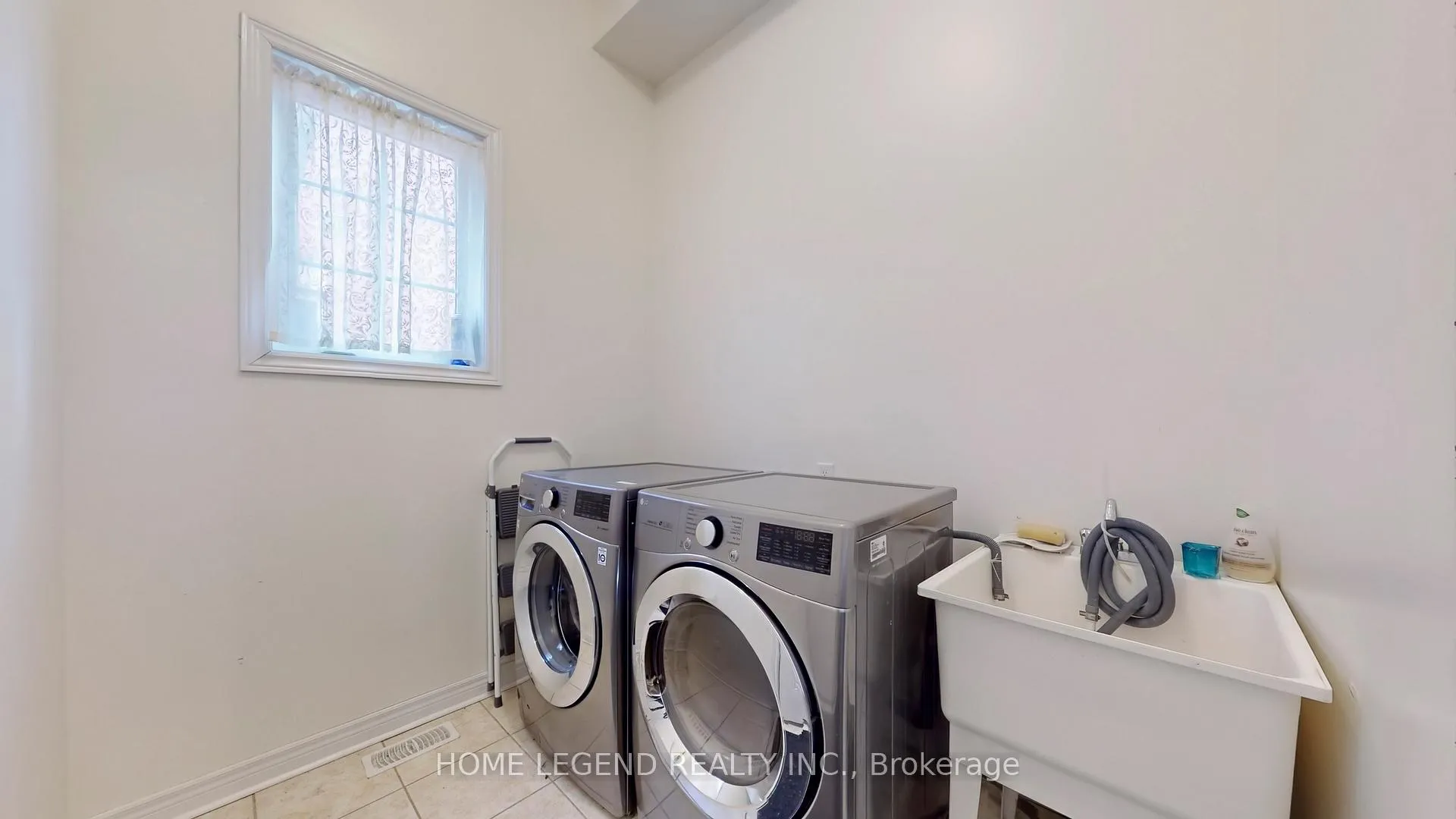 Photo 15 of 1 Siena Drive, Vaughan, Vellore Village — HOMEH
