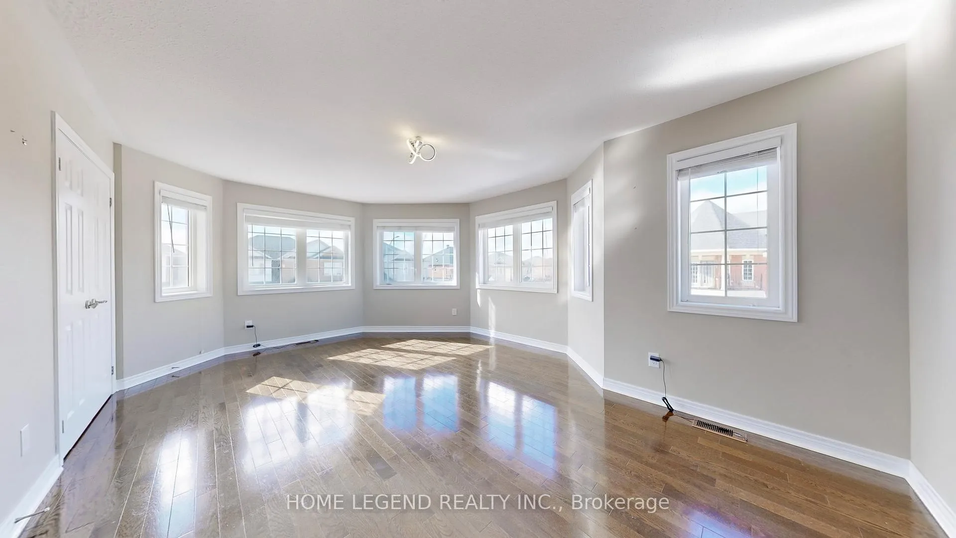 Photo 25 of 1 Siena Drive, Vaughan, Vellore Village — HOMEH