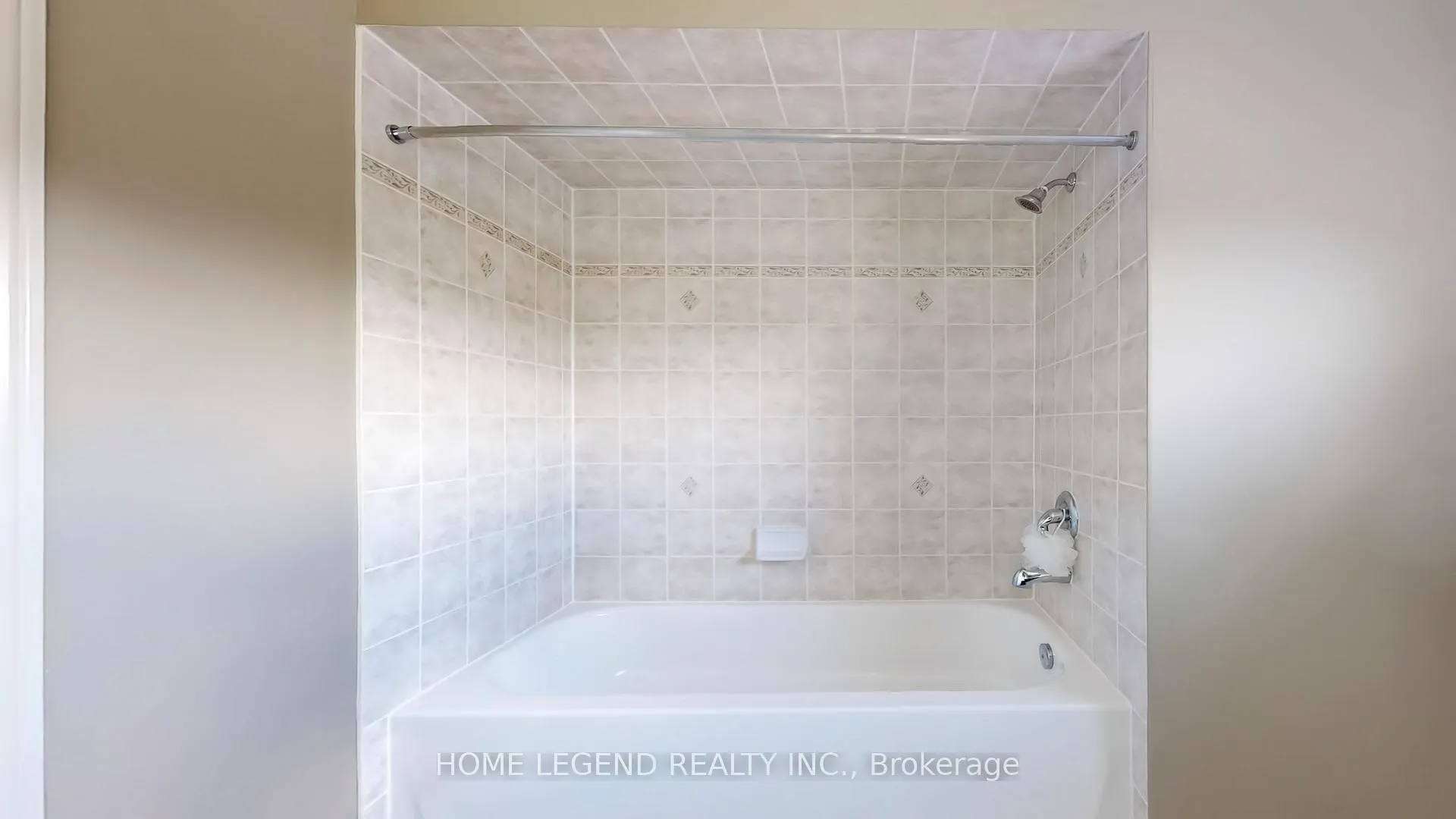 Photo 32 of 1 Siena Drive, Vaughan, Vellore Village — HOMEH
