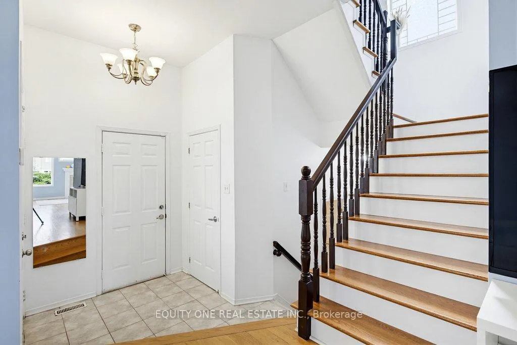 Photo 4 of 16 Grengold Way, Ottawa, Kanata - Kanata Lakes/Heritage Hills — HOMEH