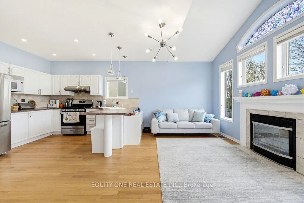 Photo 13 of 16 Grengold Way, Ottawa, Kanata - Kanata Lakes/Heritage Hills — HOMEH