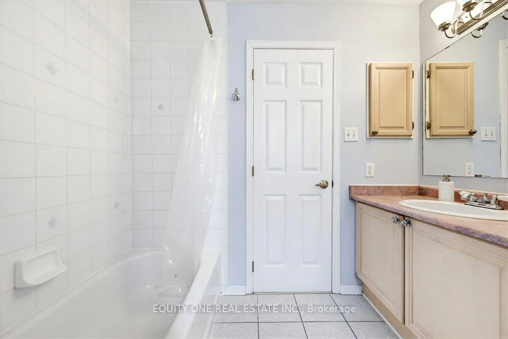 Photo 33 of 16 Grengold Way, Ottawa, Kanata - Kanata Lakes/Heritage Hills — HOMEH