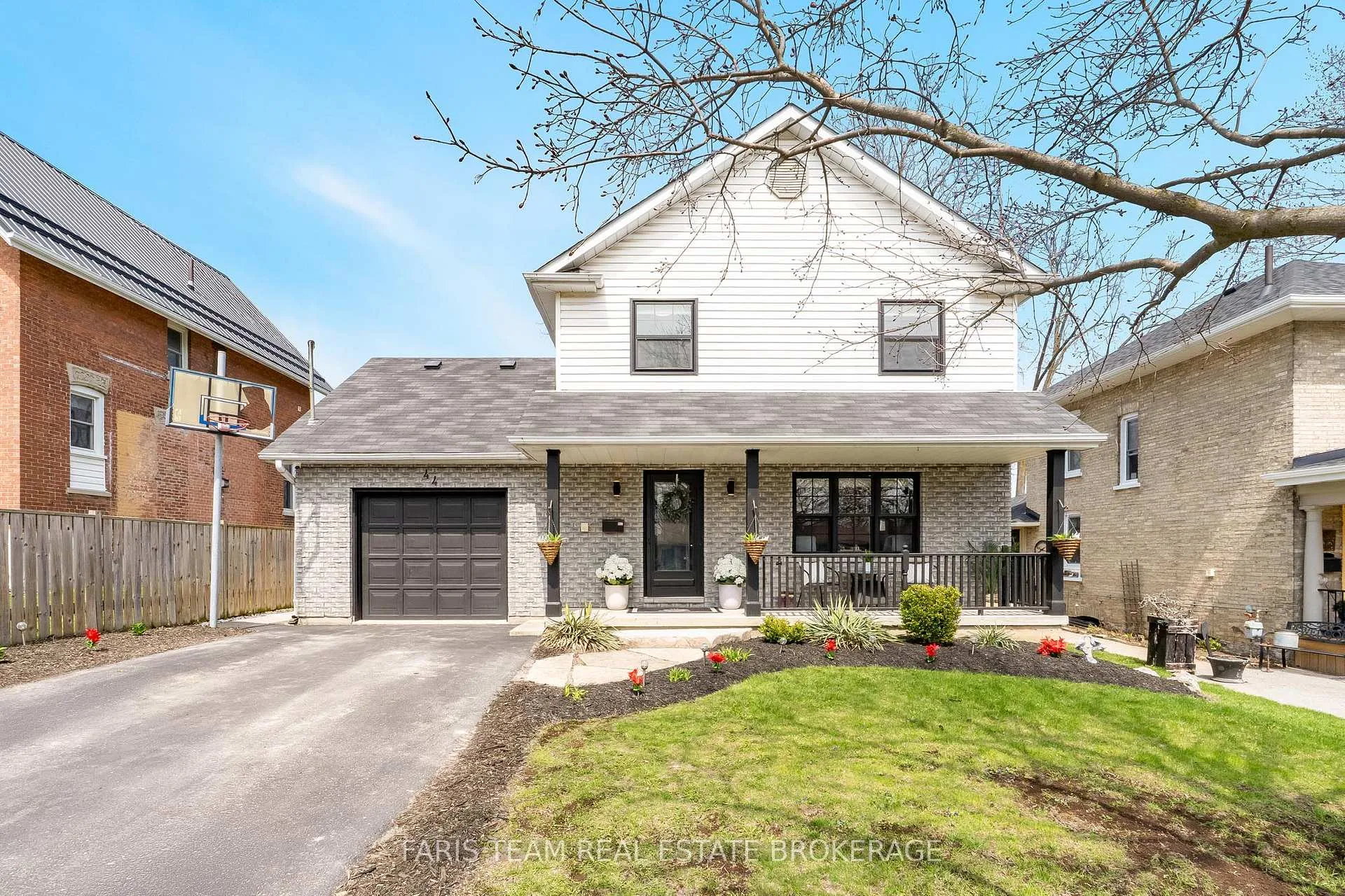 Photo 2 of 44 Regent Street, Kawartha Lakes, Lindsay — HOMEH