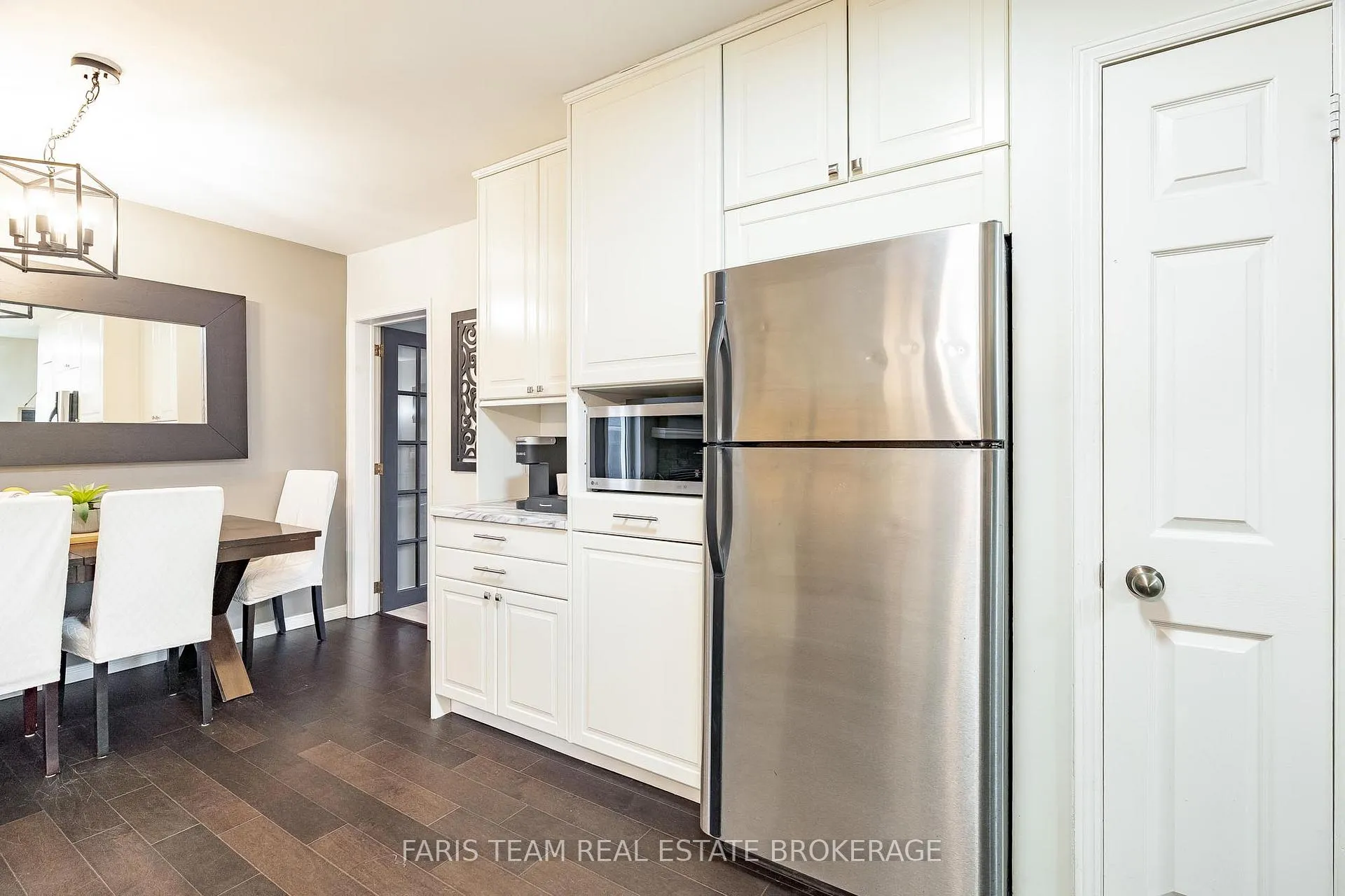 Photo 10 of 44 Regent Street, Kawartha Lakes, Lindsay — HOMEH