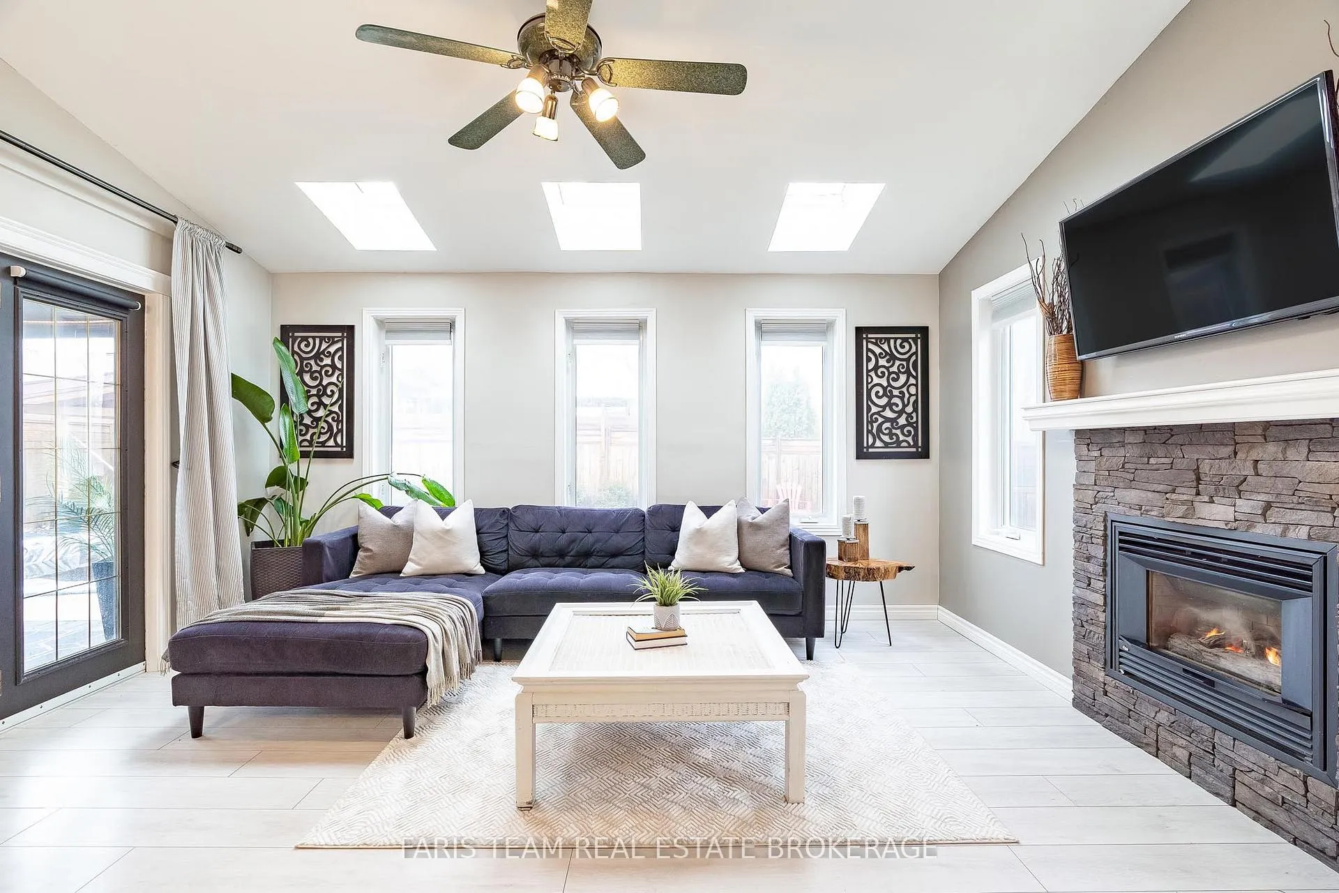 Photo 14 of 44 Regent Street, Kawartha Lakes, Lindsay — HOMEH
