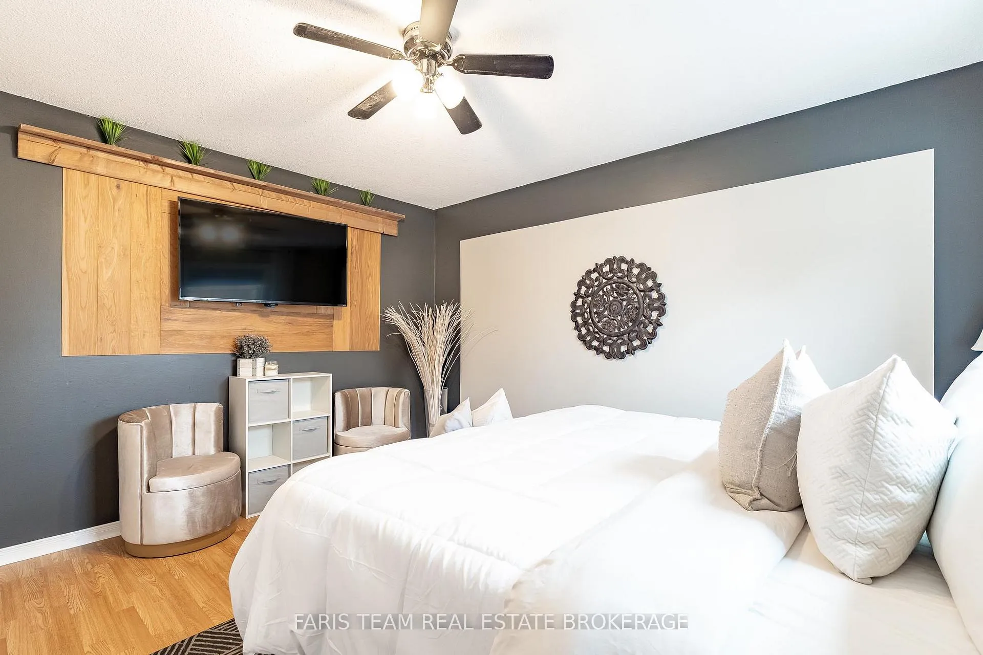 Photo 23 of 44 Regent Street, Kawartha Lakes, Lindsay — HOMEH
