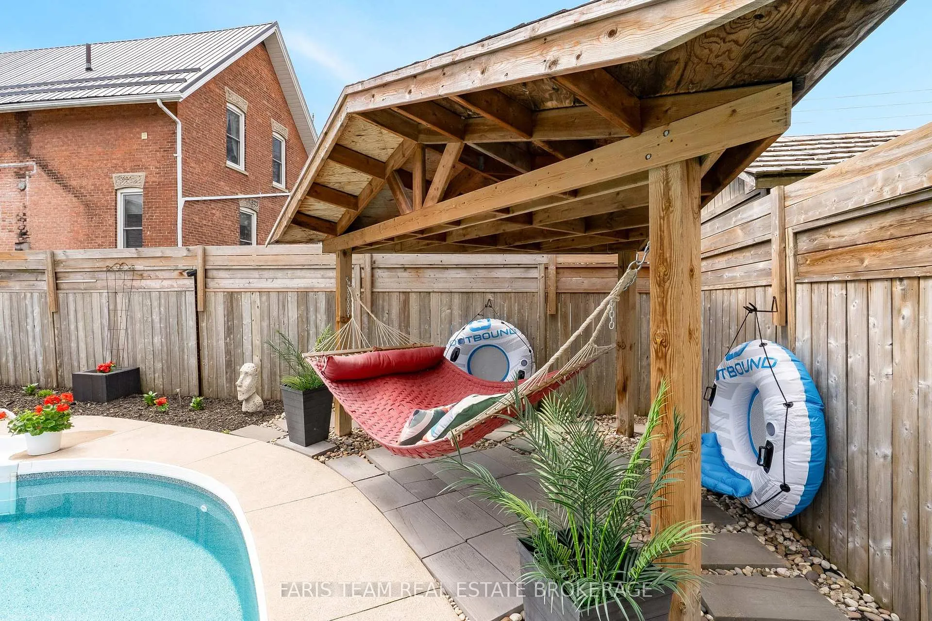 Photo 40 of 44 Regent Street, Kawartha Lakes, Lindsay — HOMEH