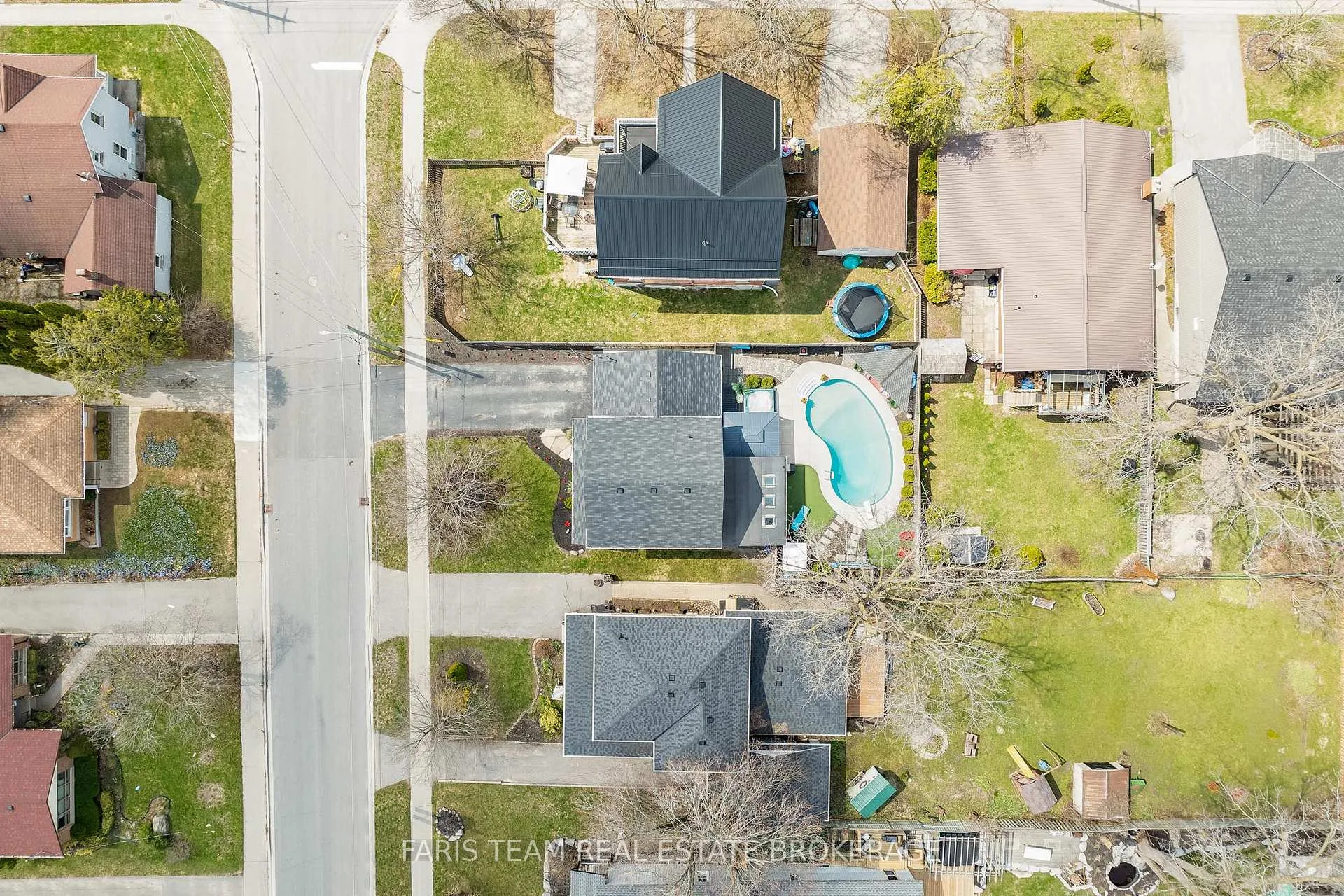 Photo 44 of 44 Regent Street, Kawartha Lakes, Lindsay — HOMEH