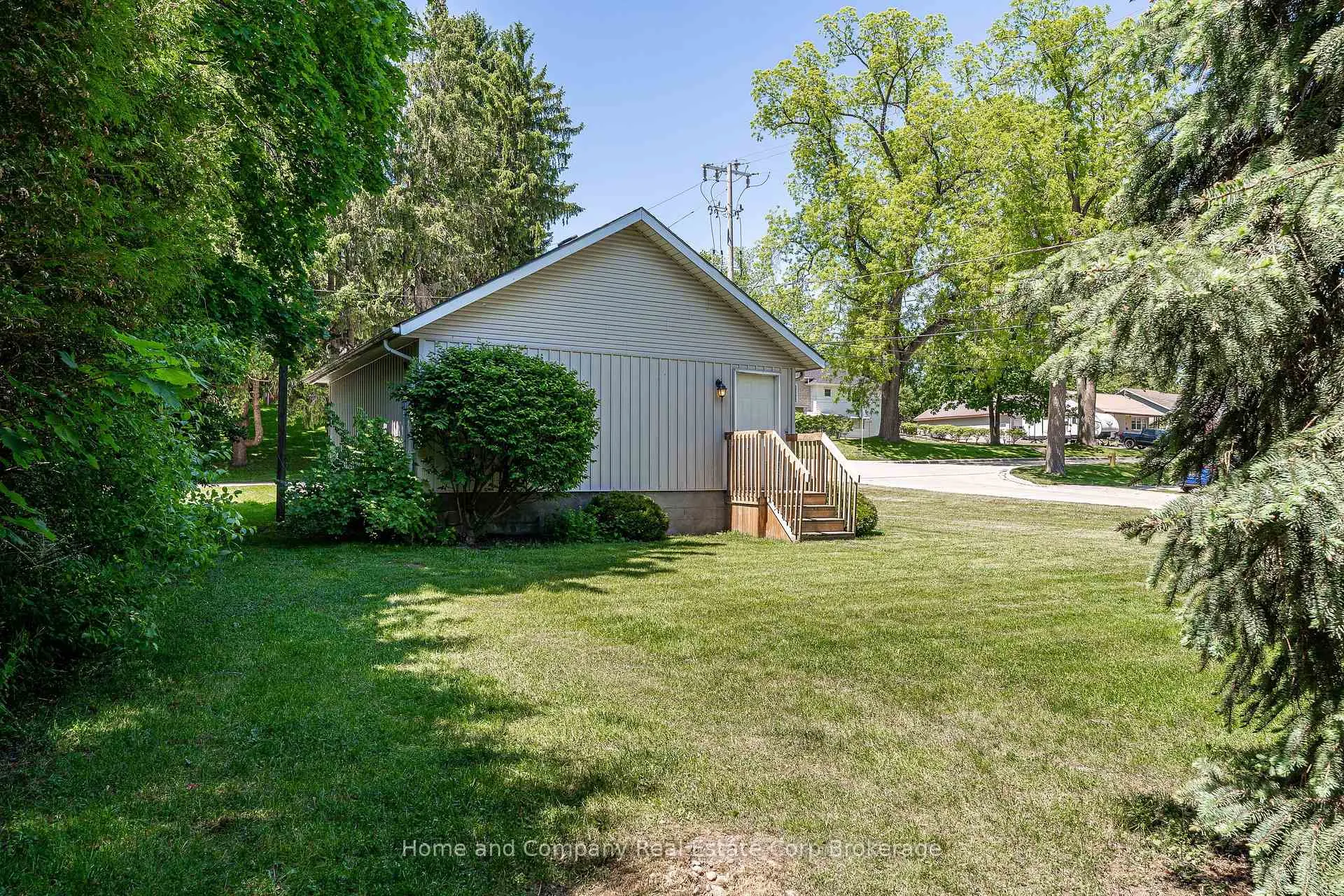 Photo 32 of 232 Thomas Street, St. Marys — HOMEH