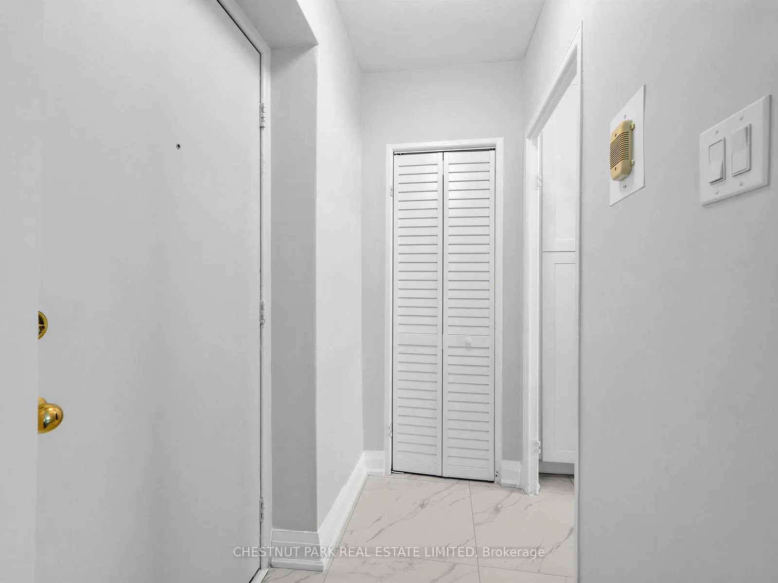 Photo 2 of Unit 404, 2 Ridelle Avenue, Toronto, Forest Hill North — HOMEH
