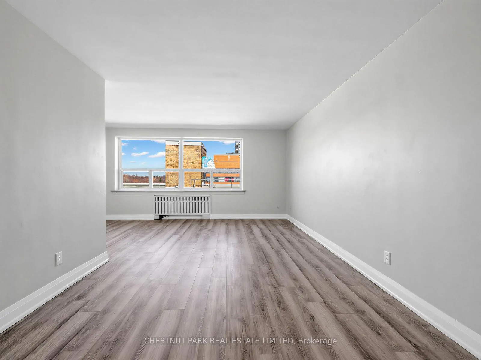 Photo 3 of Unit 404, 2 Ridelle Avenue, Toronto, Forest Hill North — HOMEH
