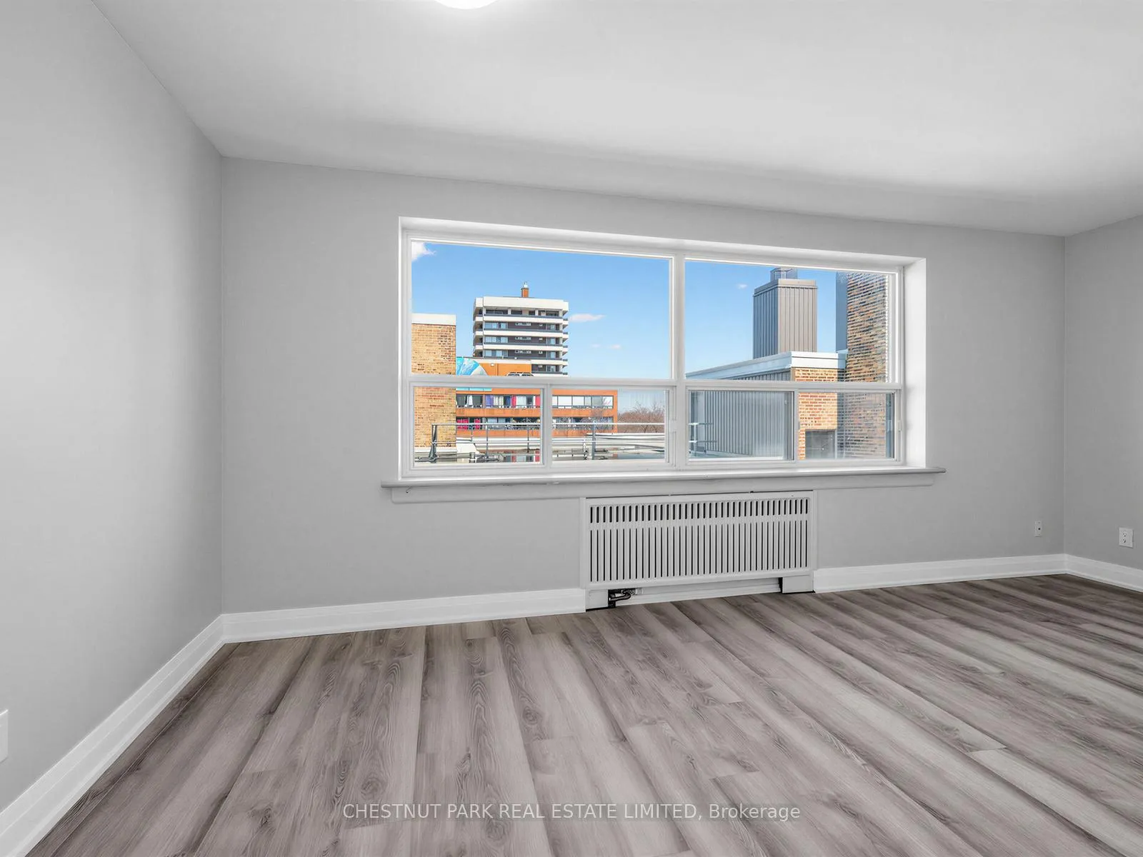 Photo 9 of Unit 404, 2 Ridelle Avenue, Toronto, Forest Hill North — HOMEH