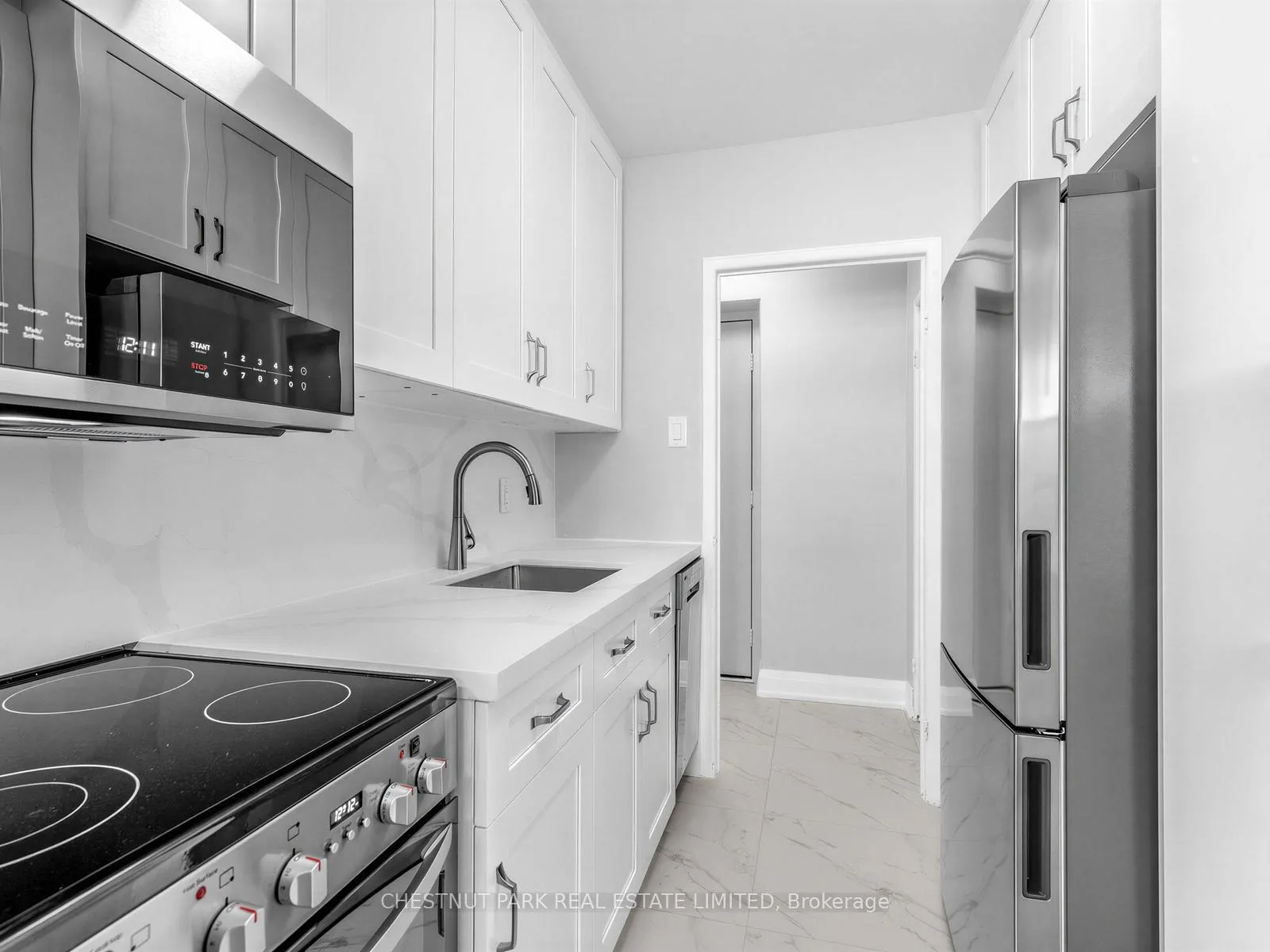 Photo 10 of Unit 404, 2 Ridelle Avenue, Toronto, Forest Hill North — HOMEH