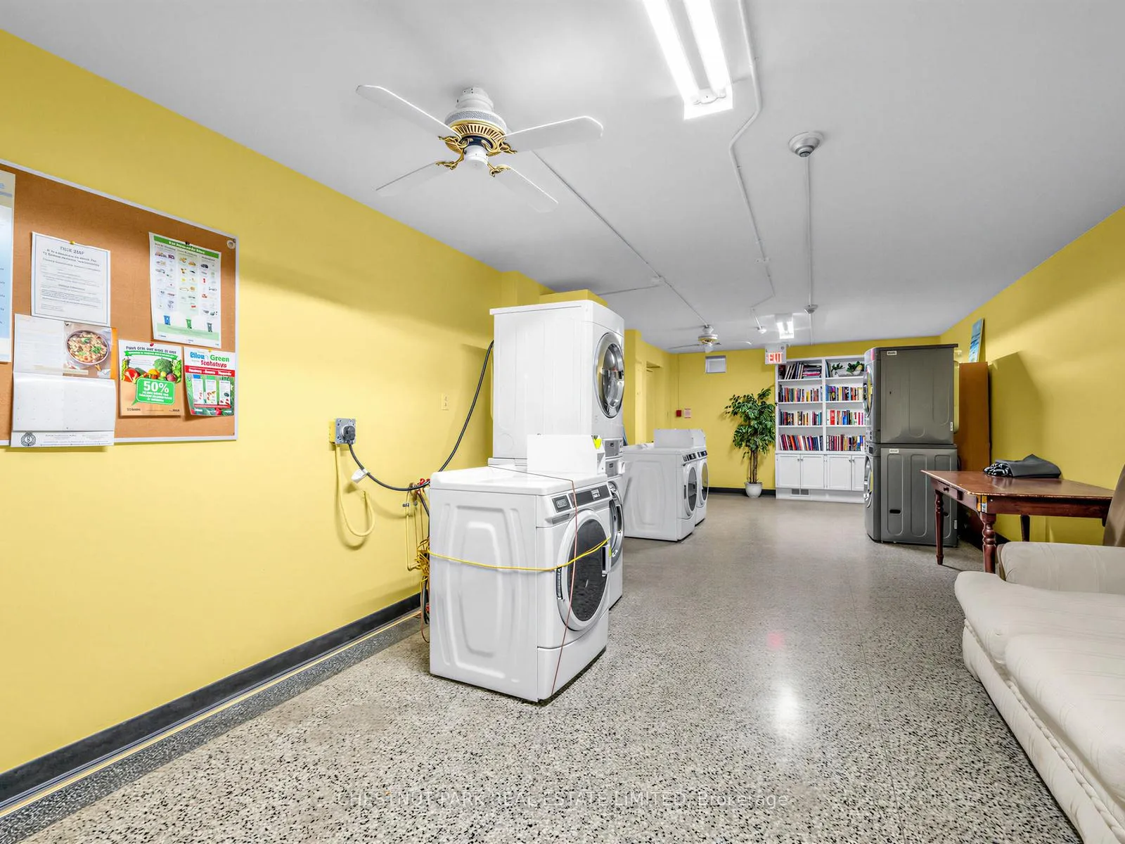 Photo 25 of Unit 404, 2 Ridelle Avenue, Toronto, Forest Hill North — HOMEH