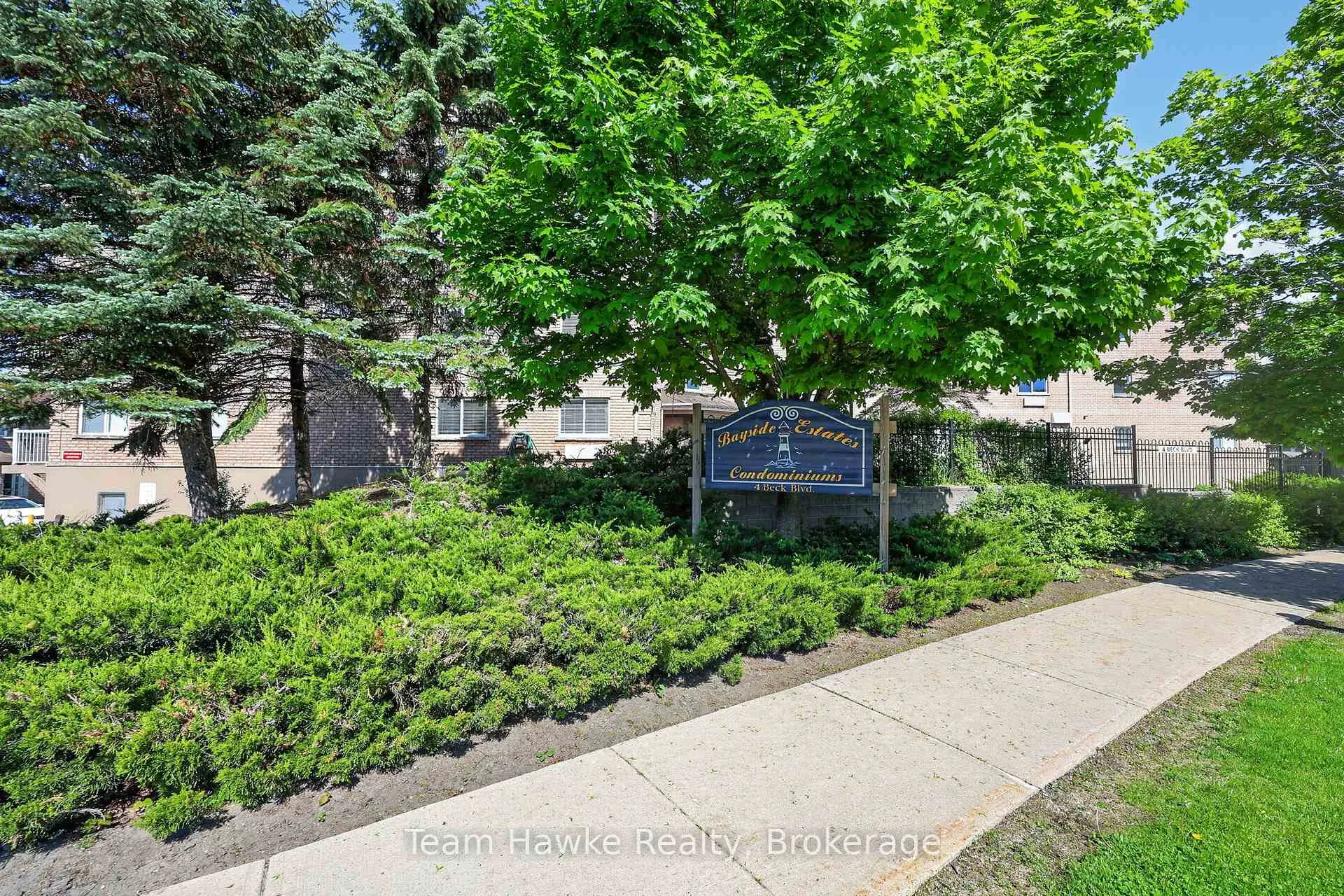 Photo 3 of Unit PH4, 4 Beck Boulevard, Penetanguishene — HOMEH