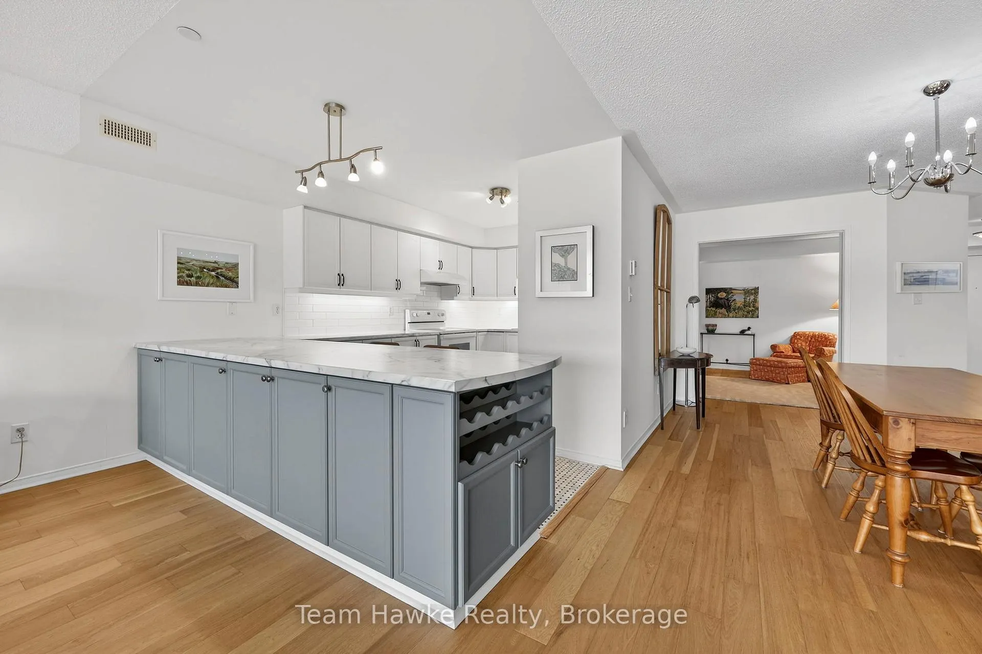 Photo 13 of Unit PH4, 4 Beck Boulevard, Penetanguishene — HOMEH