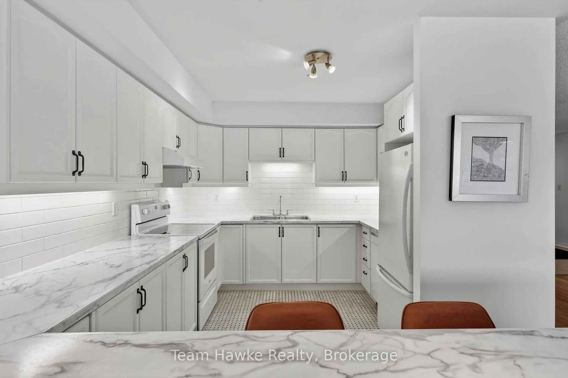 Photo 15 of Unit PH4, 4 Beck Boulevard, Penetanguishene — HOMEH
