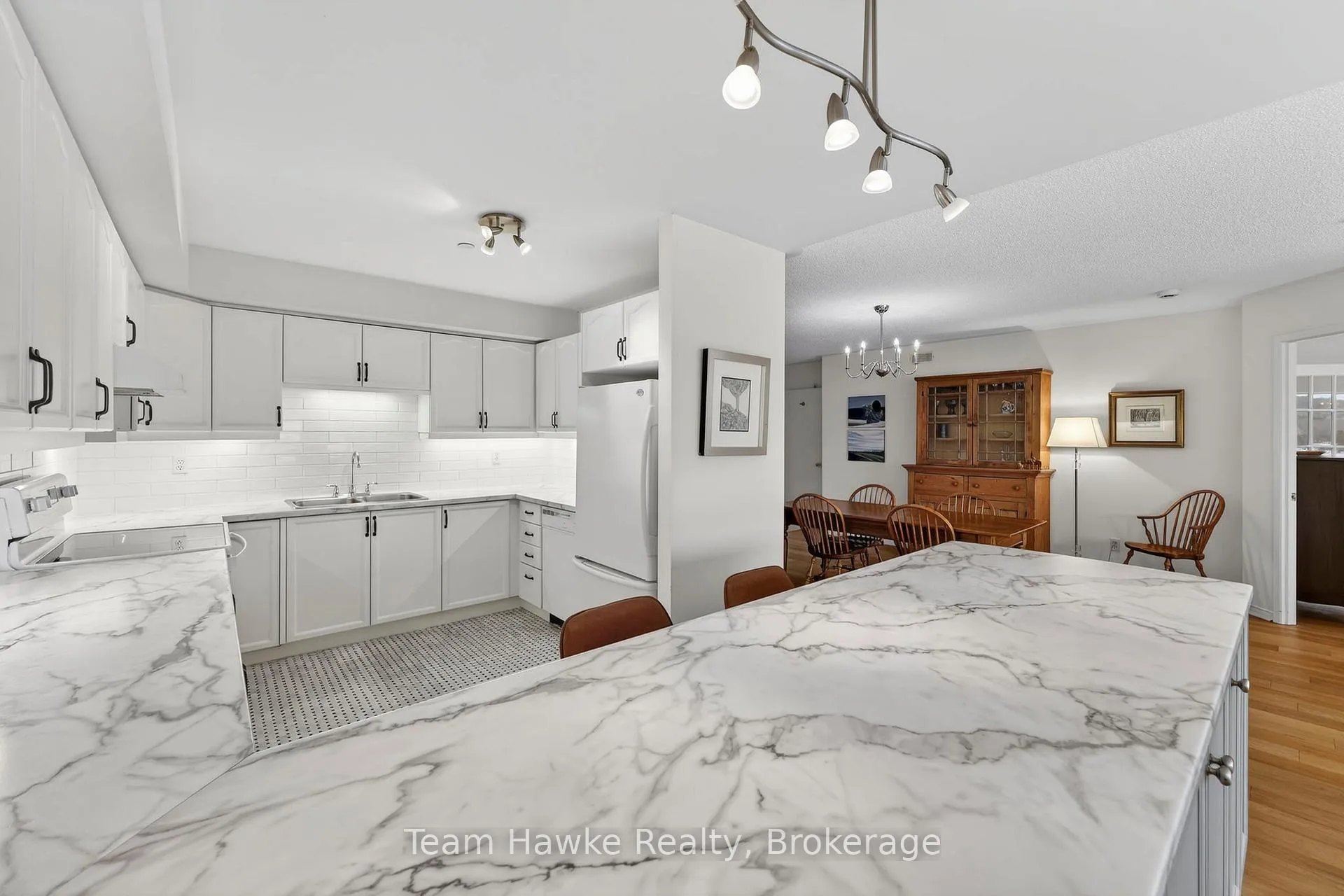 Photo 16 of Unit PH4, 4 Beck Boulevard, Penetanguishene — HOMEH