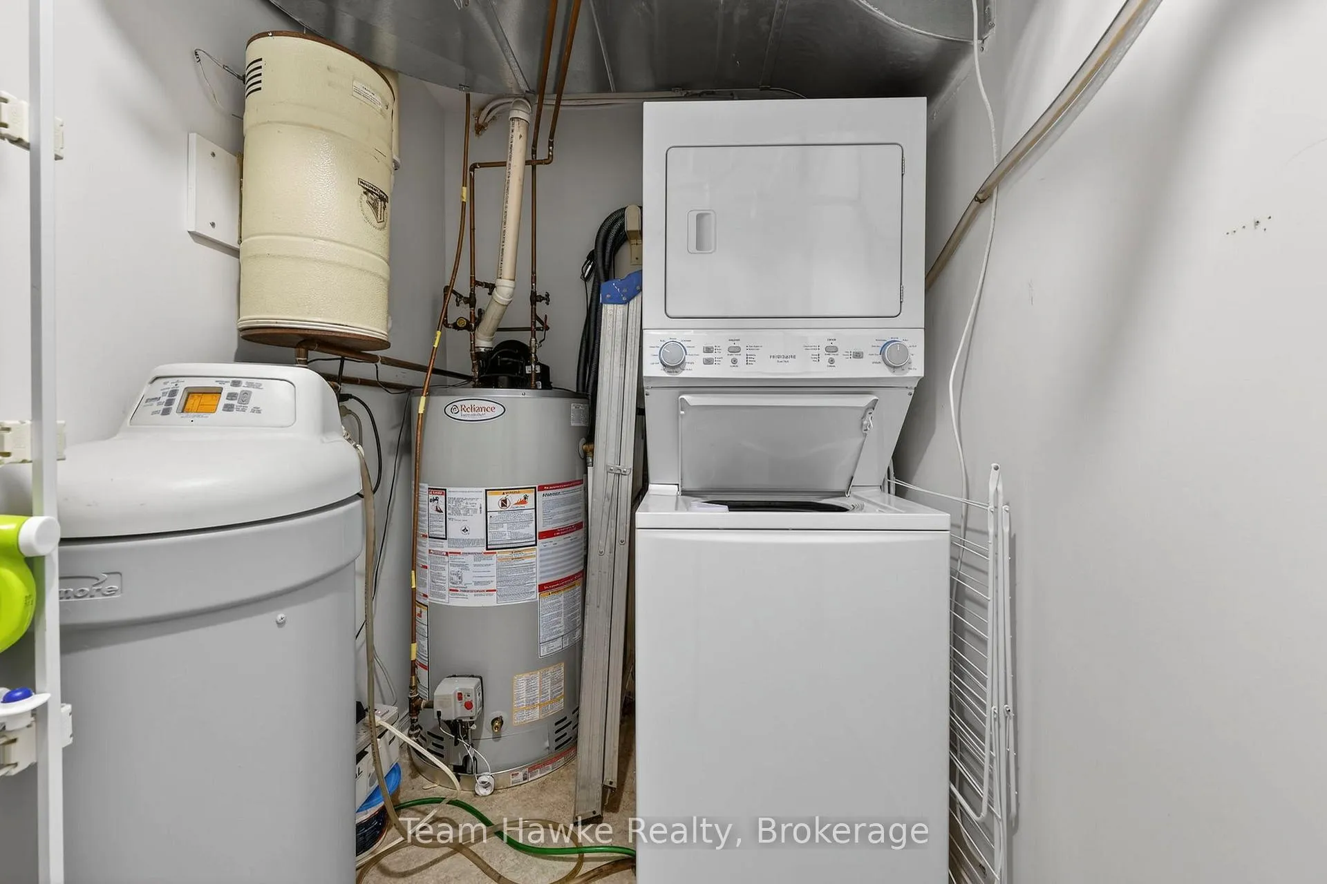 Photo 21 of Unit PH4, 4 Beck Boulevard, Penetanguishene — HOMEH