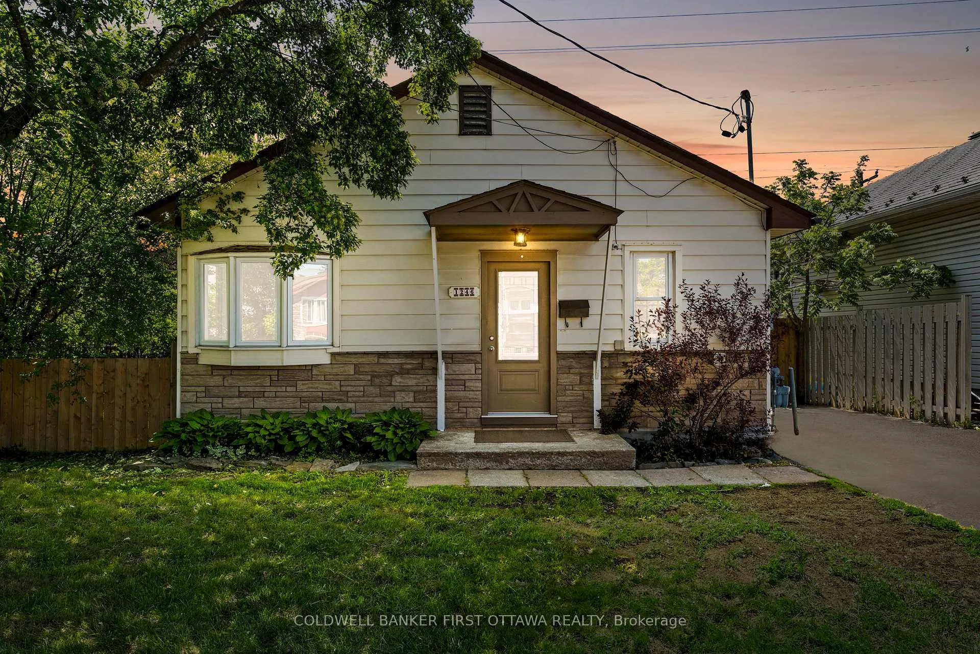 Photo 1 of 1246 Kitchener Avenue, Ottawa, Ellwood — HOMEH