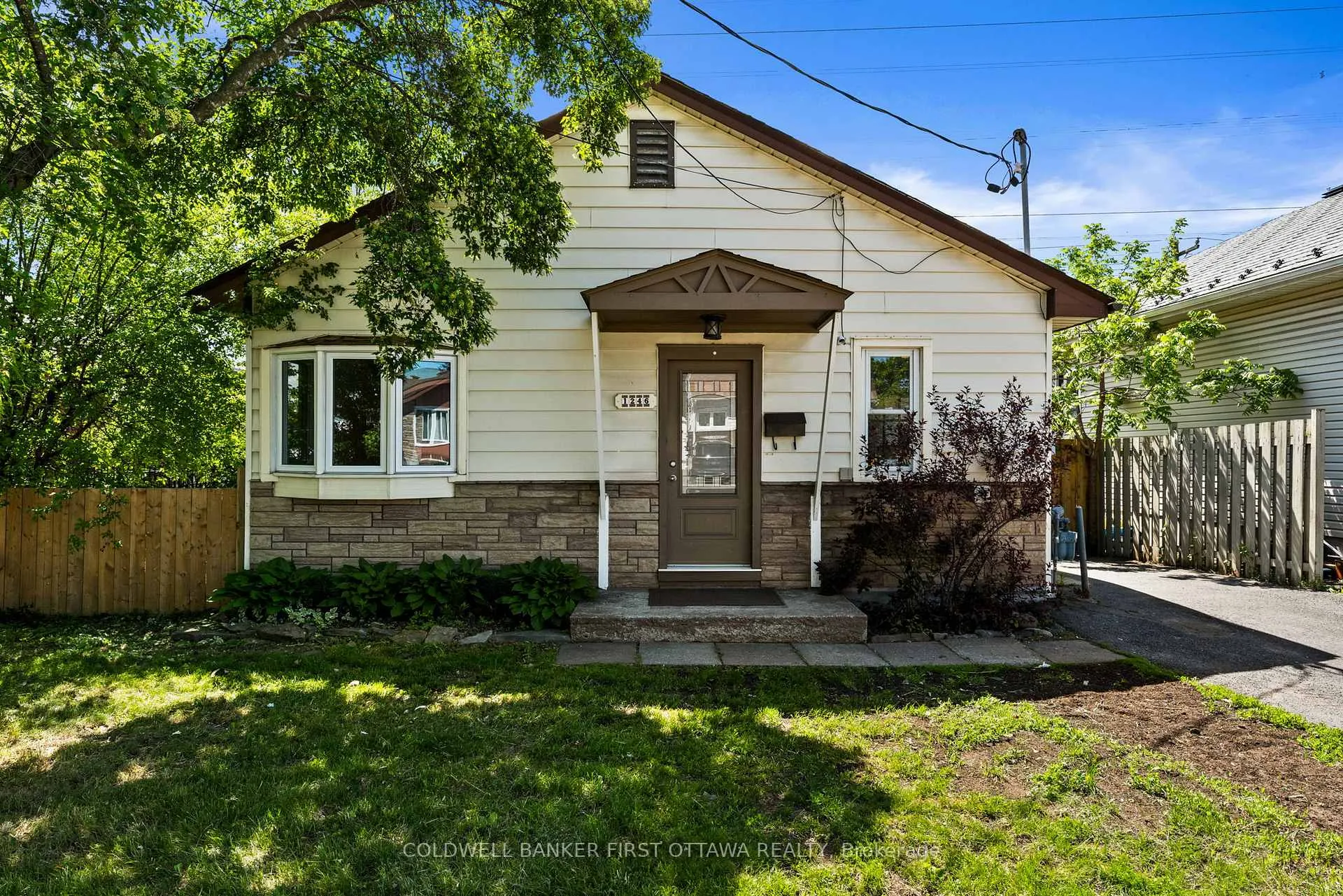 Photo 3 of 1246 Kitchener Avenue, Ottawa, Ellwood — HOMEH