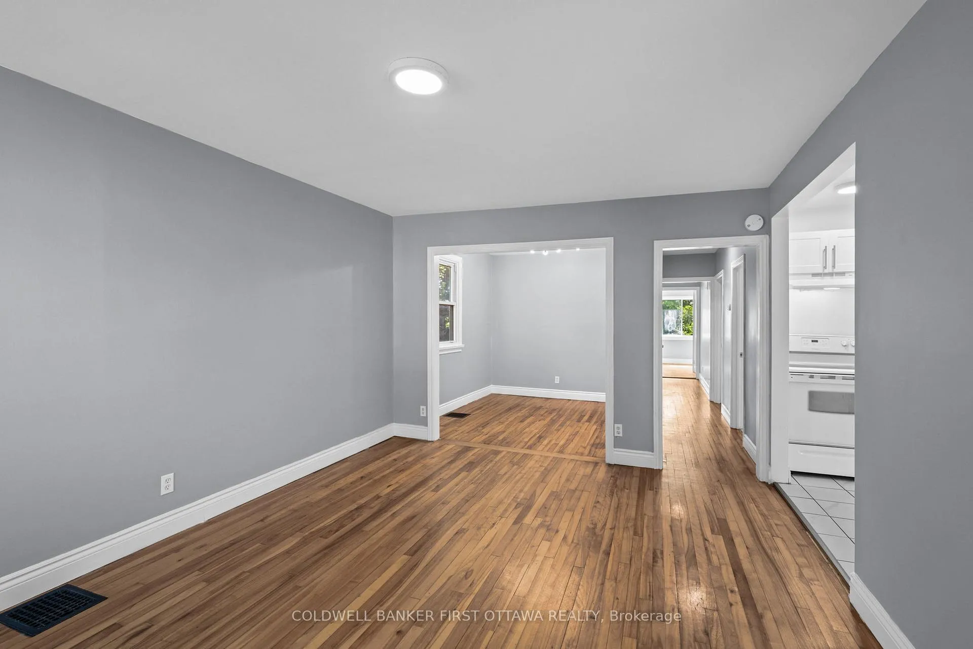 Photo 6 of 1246 Kitchener Avenue, Ottawa, Ellwood — HOMEH