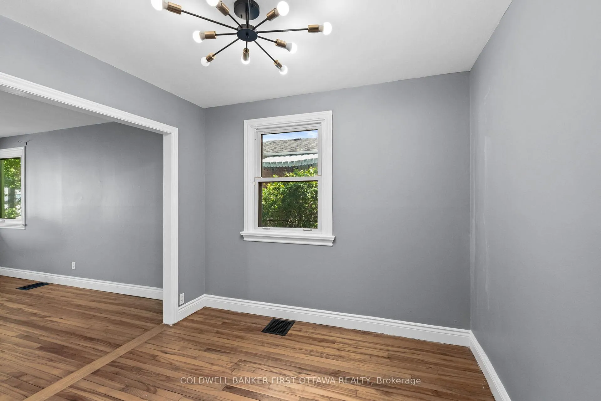 Photo 13 of 1246 Kitchener Avenue, Ottawa, Ellwood — HOMEH