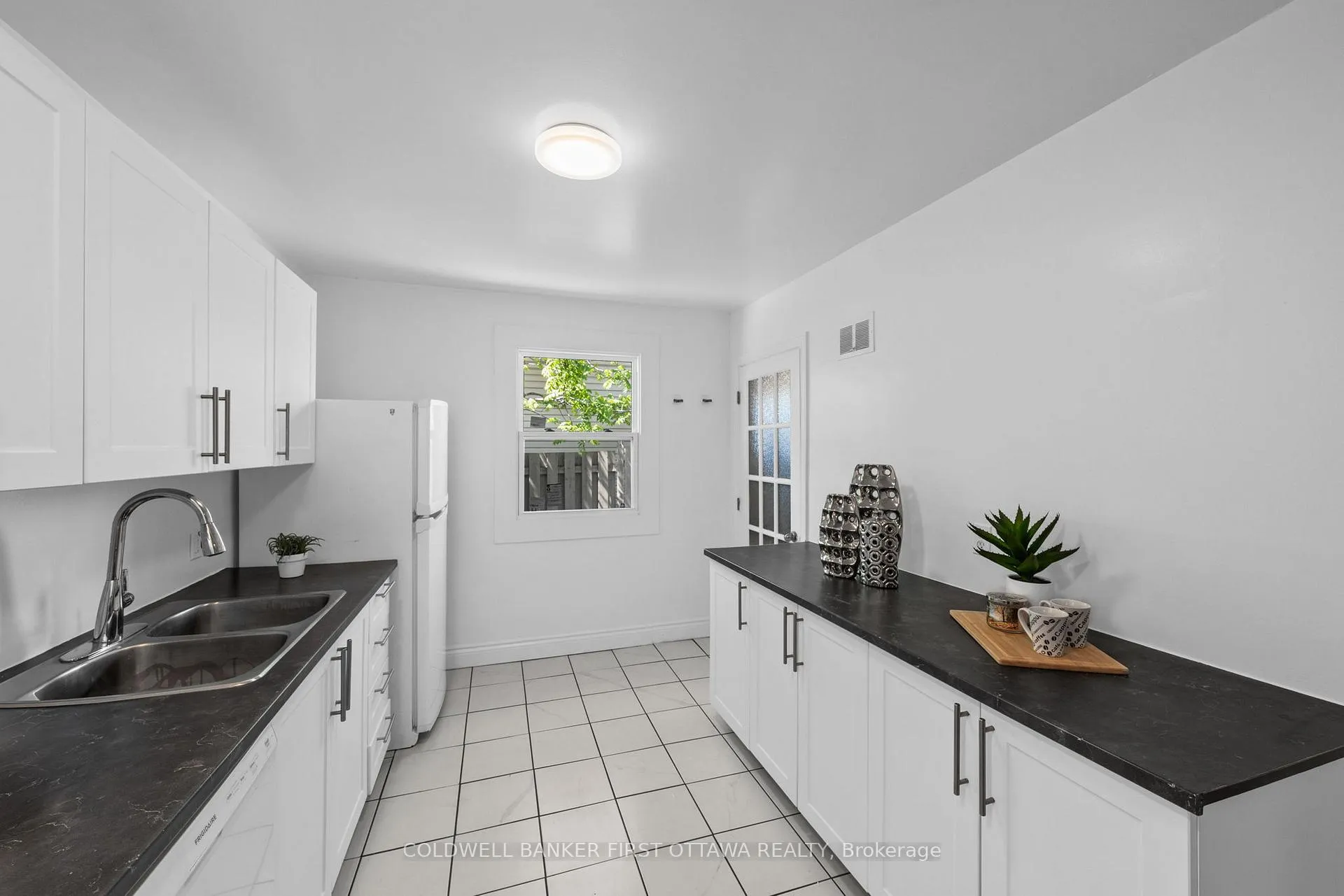 Photo 15 of 1246 Kitchener Avenue, Ottawa, Ellwood — HOMEH