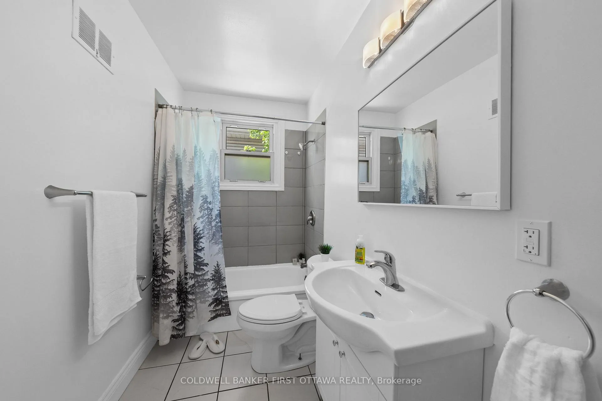 Photo 25 of 1246 Kitchener Avenue, Ottawa, Ellwood — HOMEH
