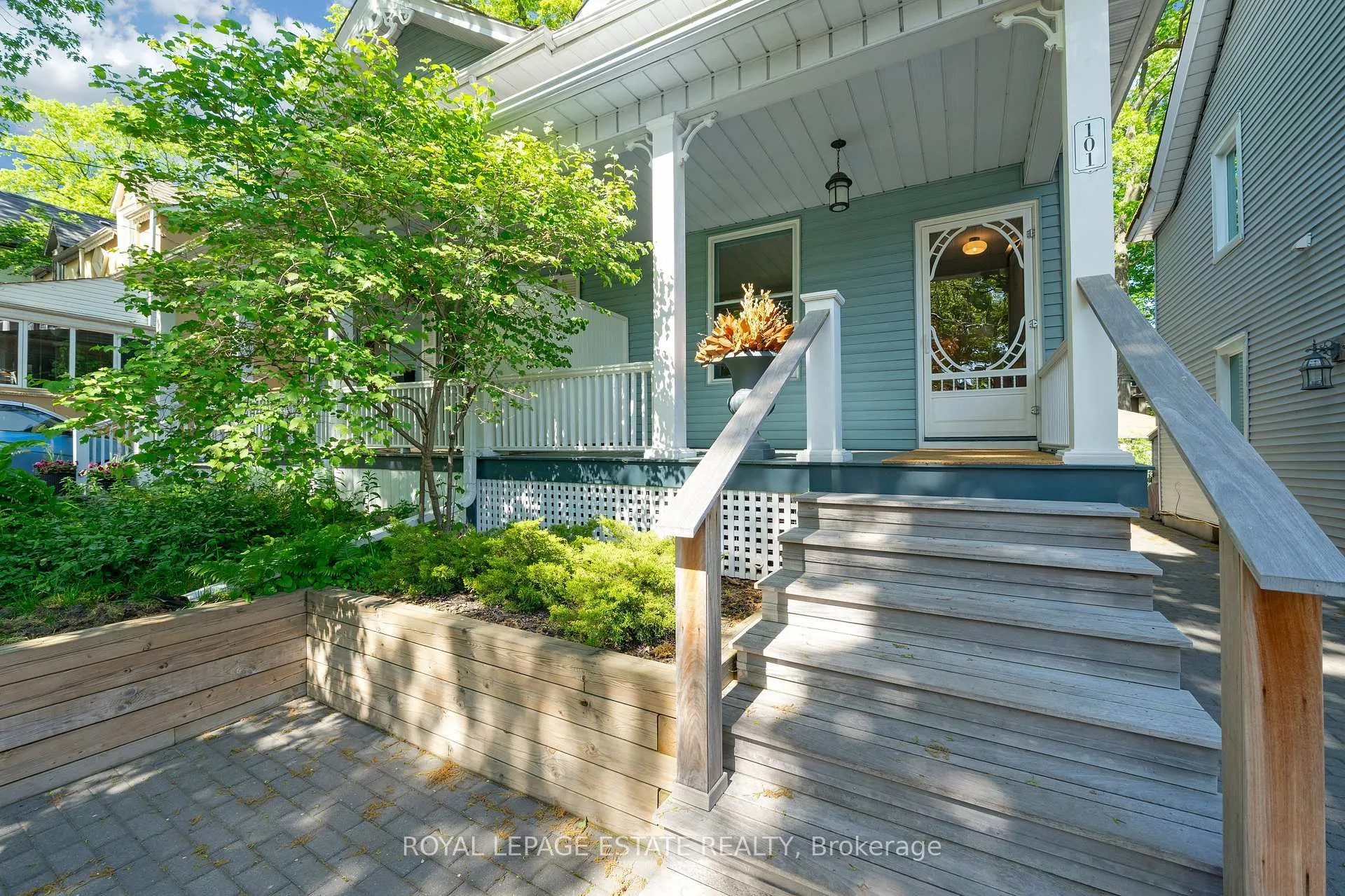 Photo 4 of 101 Silver Birch Avenue, Toronto, The Beaches — HOMEH
