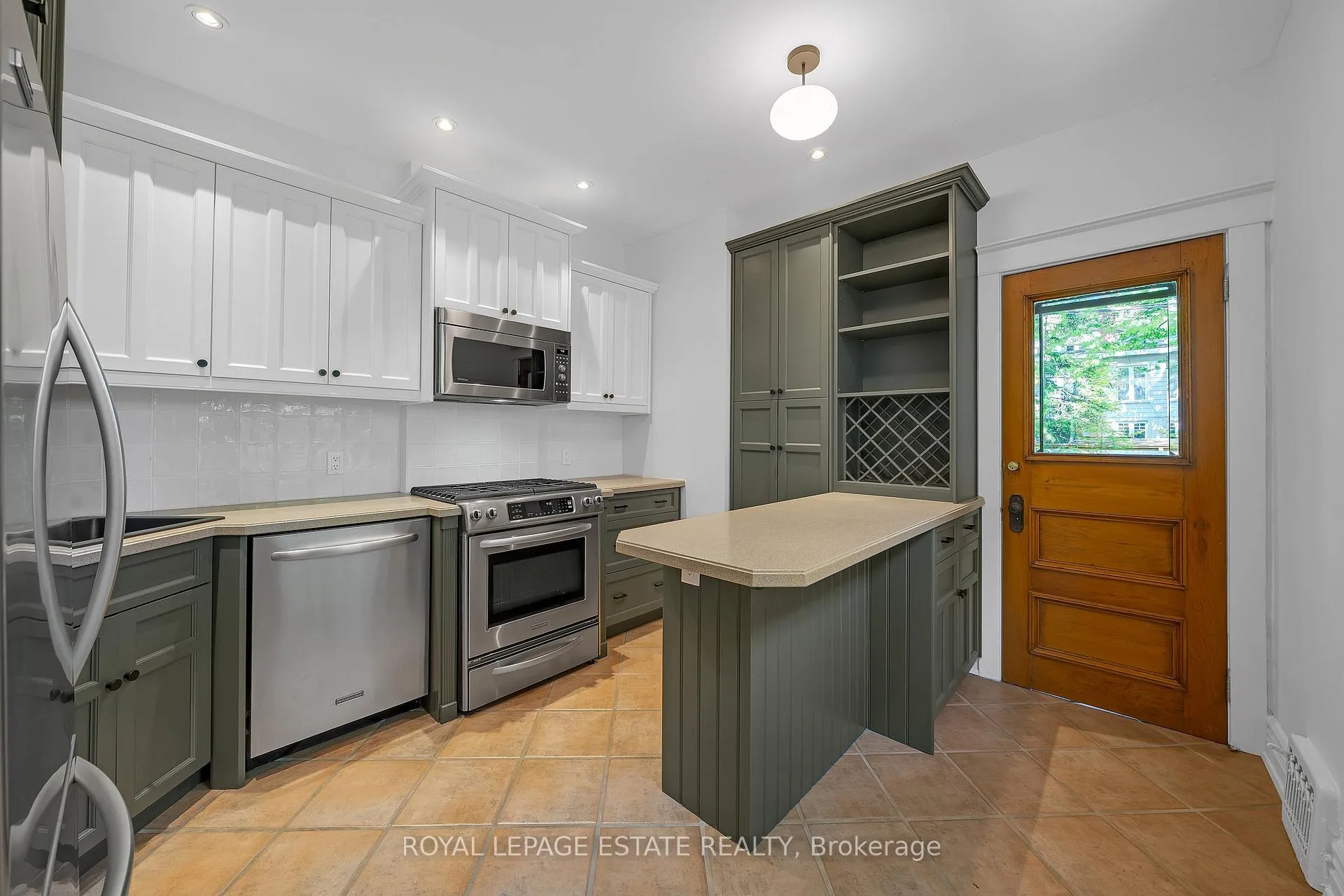 Photo 16 of 101 Silver Birch Avenue, Toronto, The Beaches — HOMEH